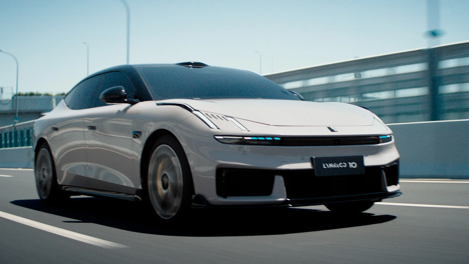 Lynk & Co 10 95 kWh RWD exterior view