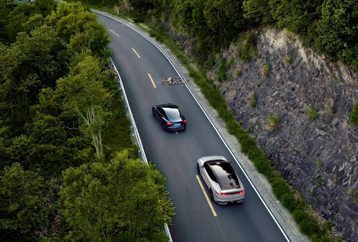 Lynk & Co 10+ 77 kWh AWD exterior view