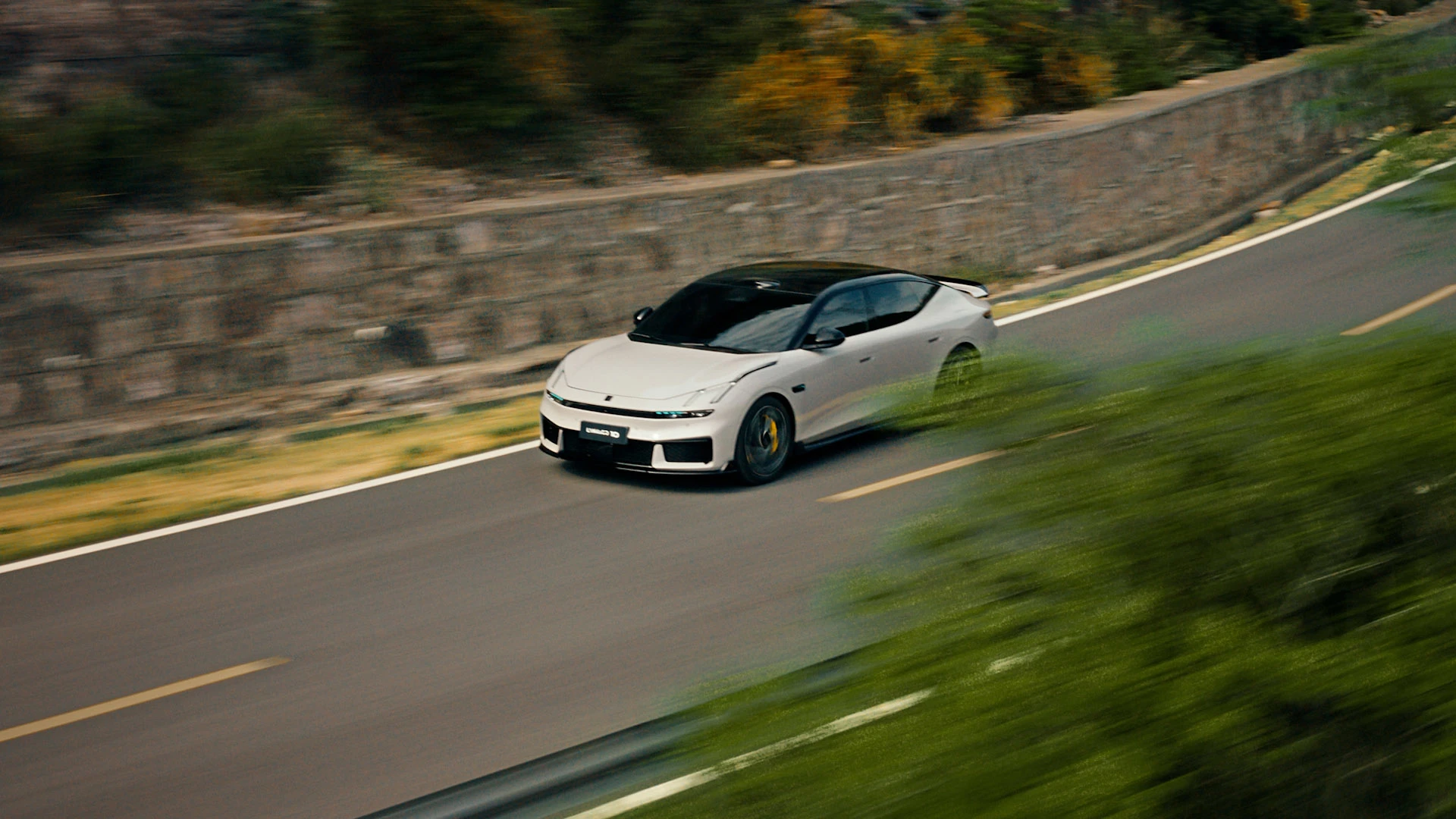 Lynk & Co 10+ 77 kWh AWD dynamic view