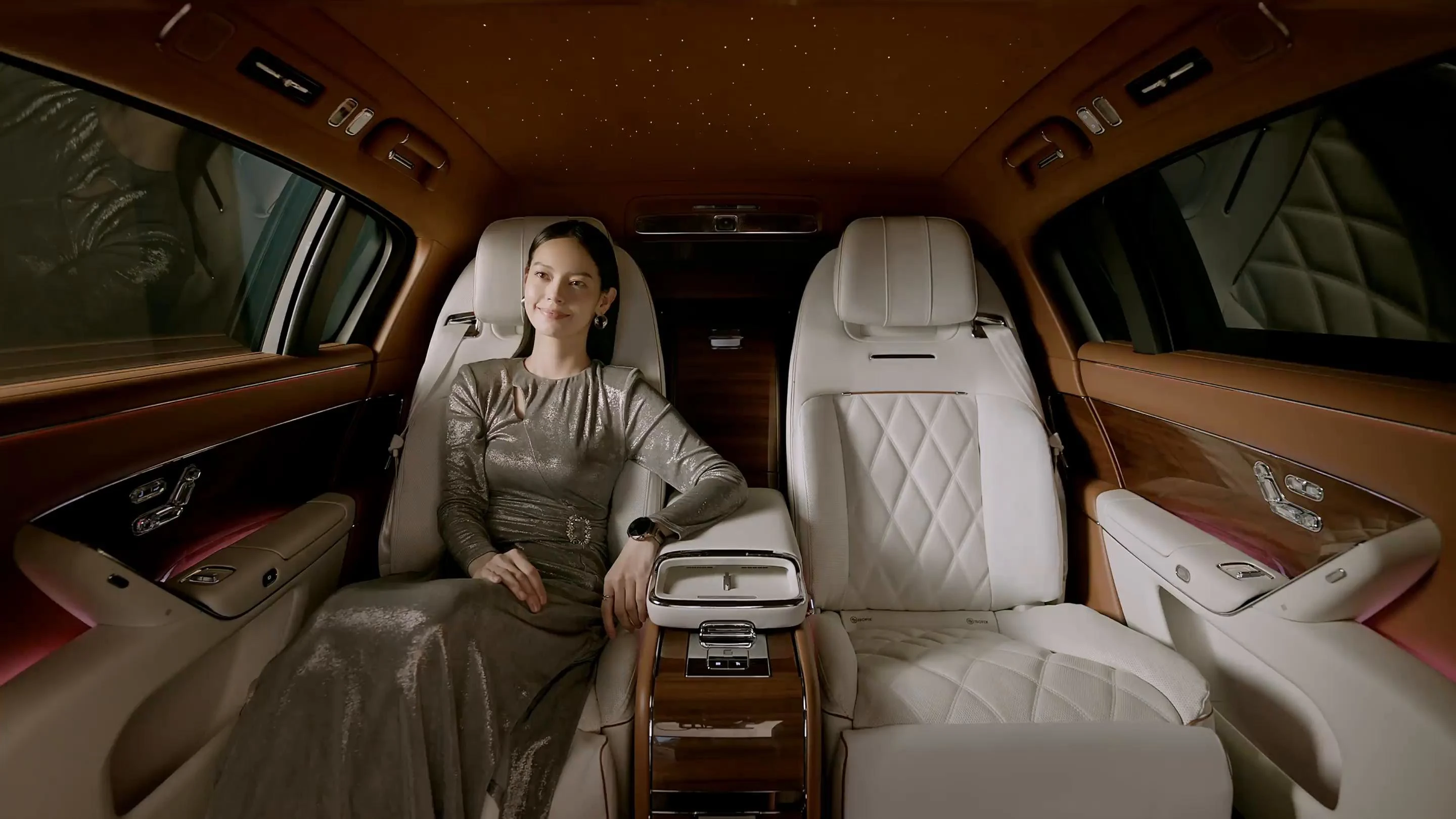 MAEXTRO S800 Executive secondrowseats view