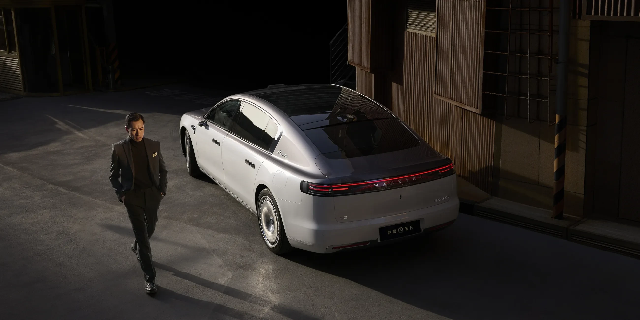 MAEXTRO S800 Executive exterior view