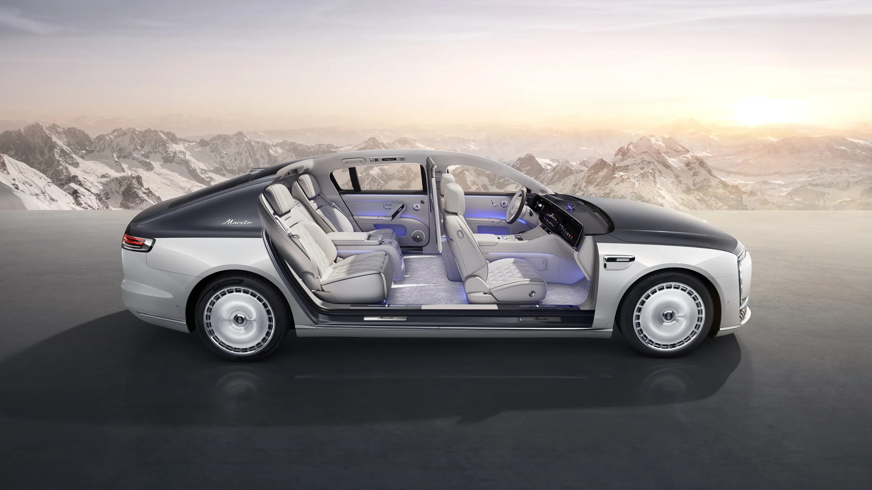 MAEXTRO S800 Premium interior view