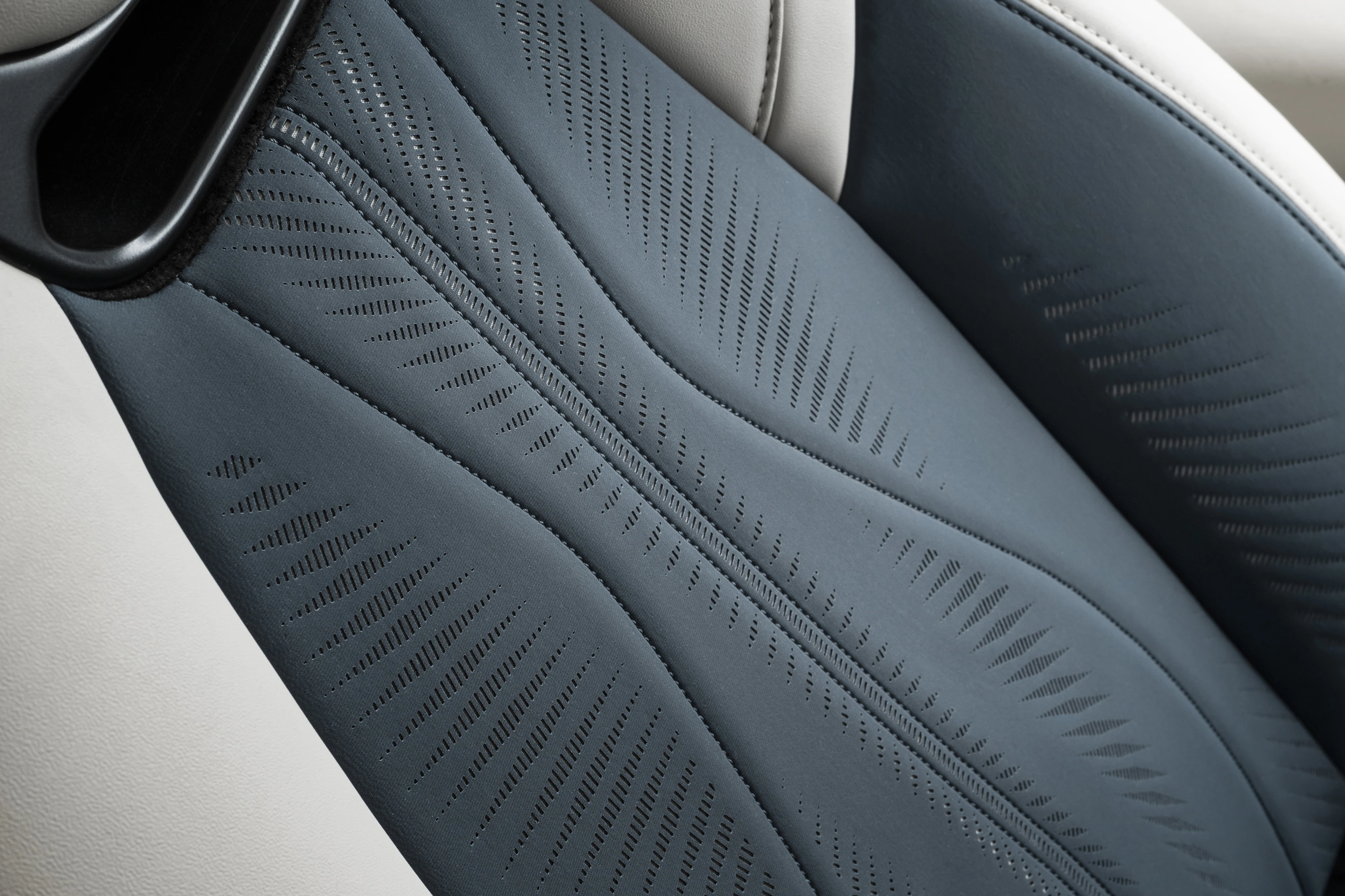 Maserati GranCabrio Folgore details view