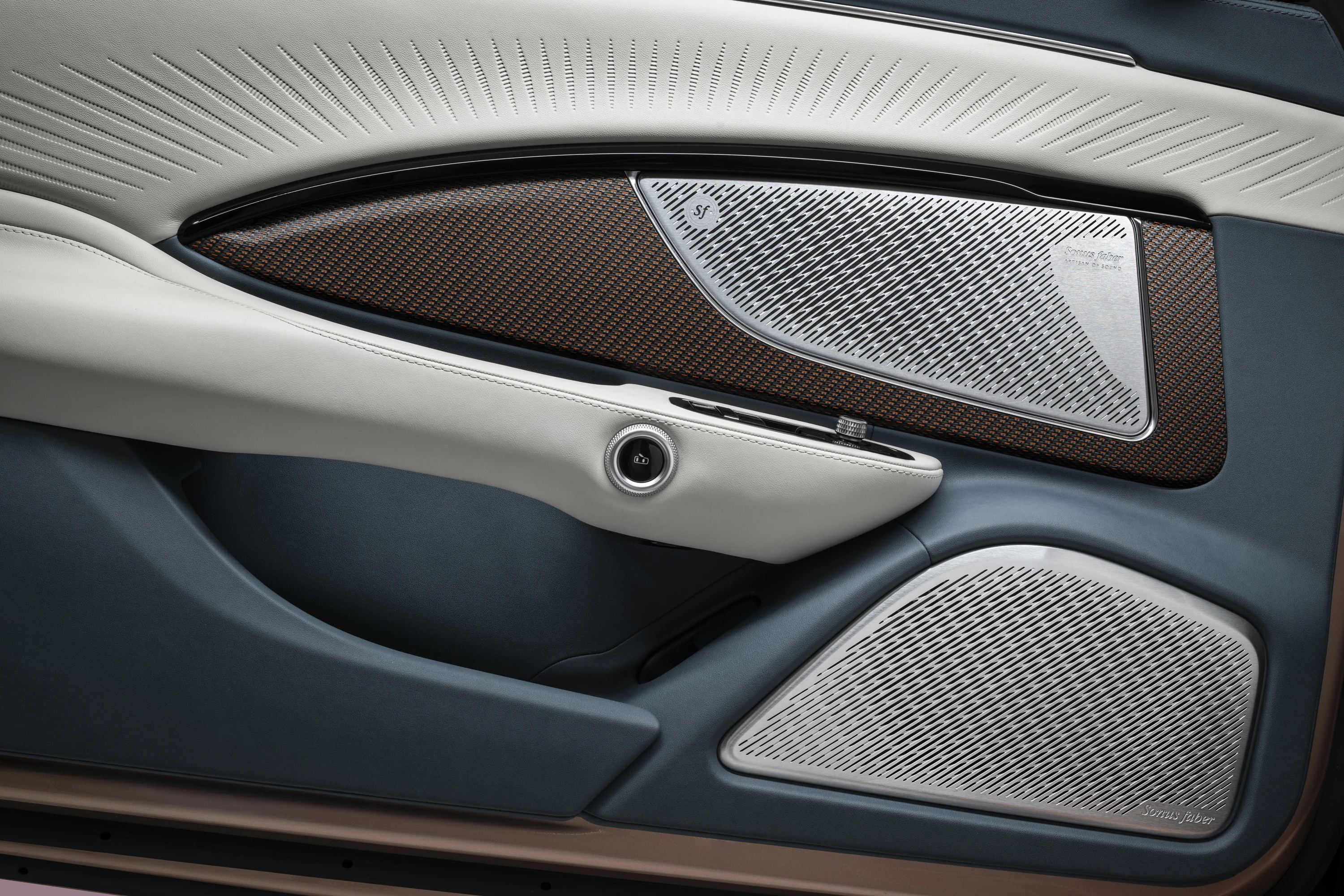 Maserati GranCabrio Folgore soundsystem view