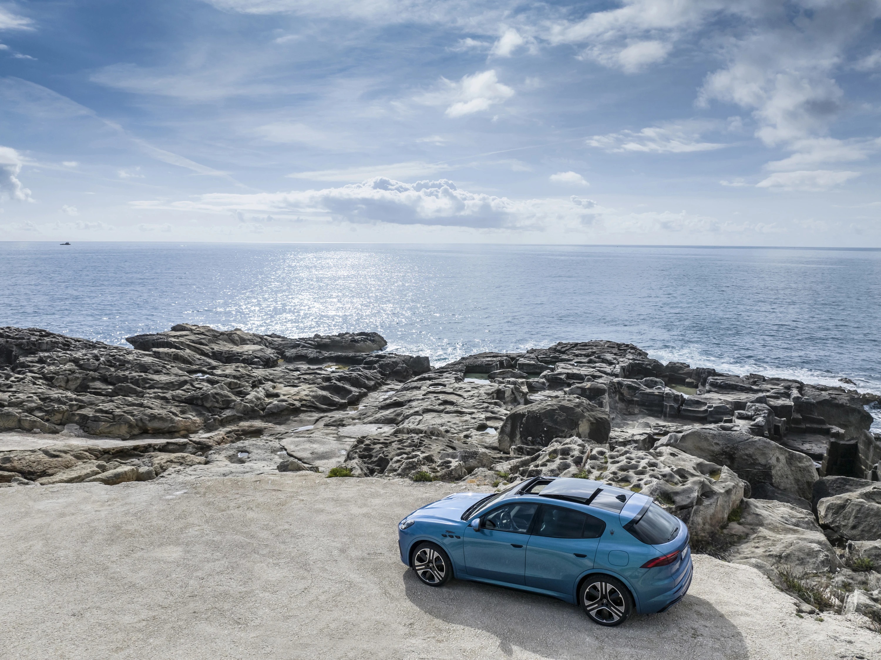 Maserati Grecale Folgore exterior view
