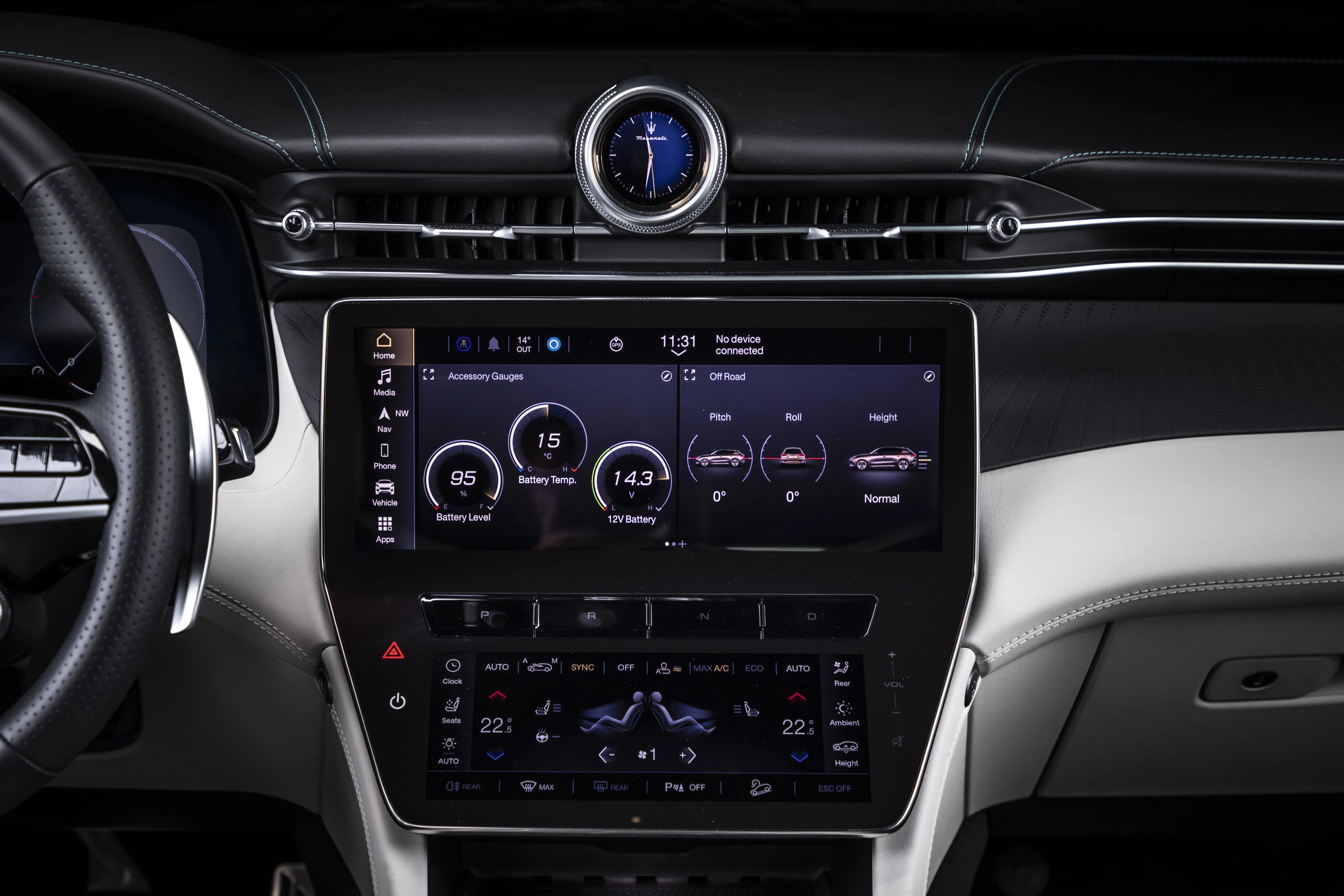 Maserati Grecale Folgore screens view