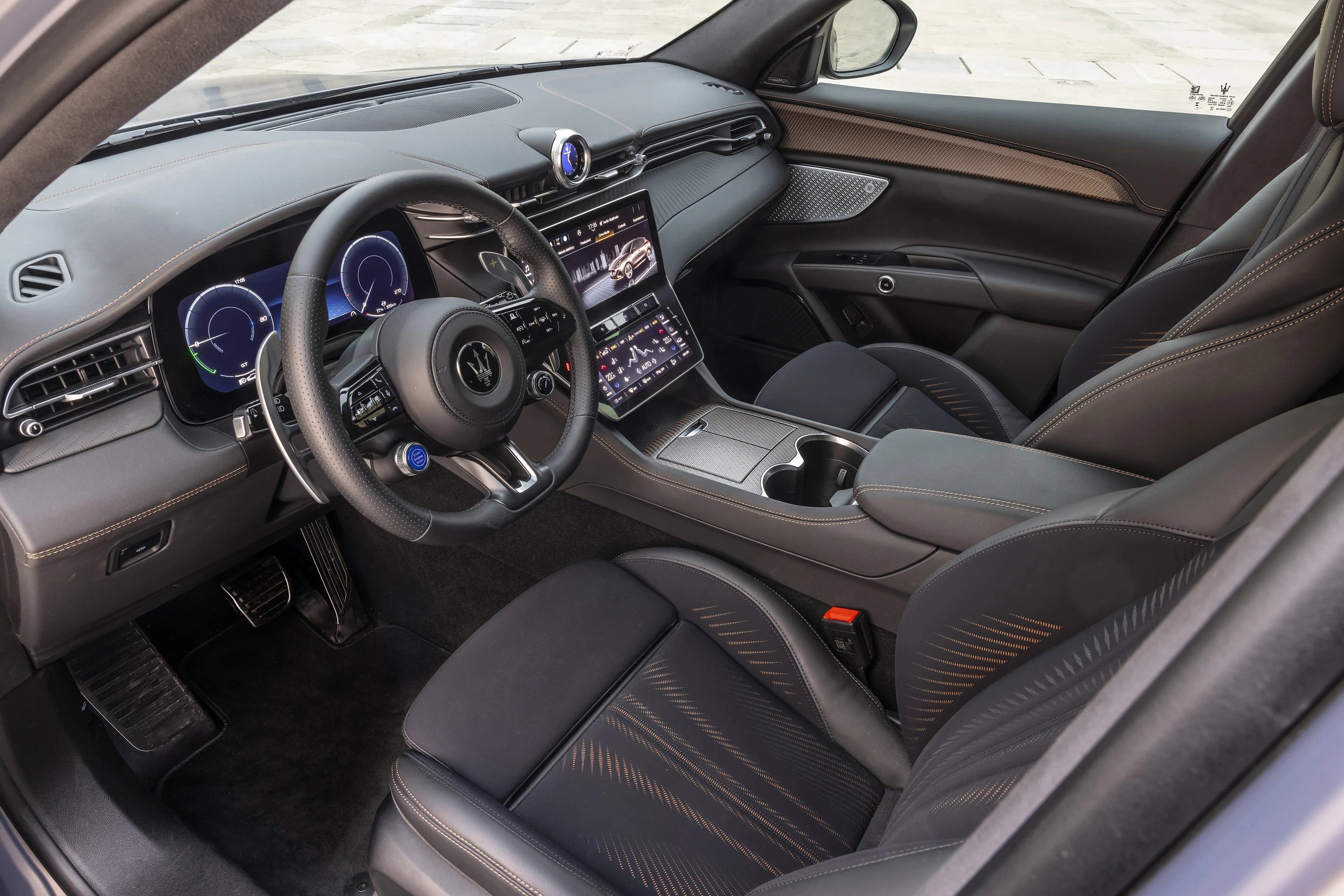 Maserati Grecale Folgore interior view