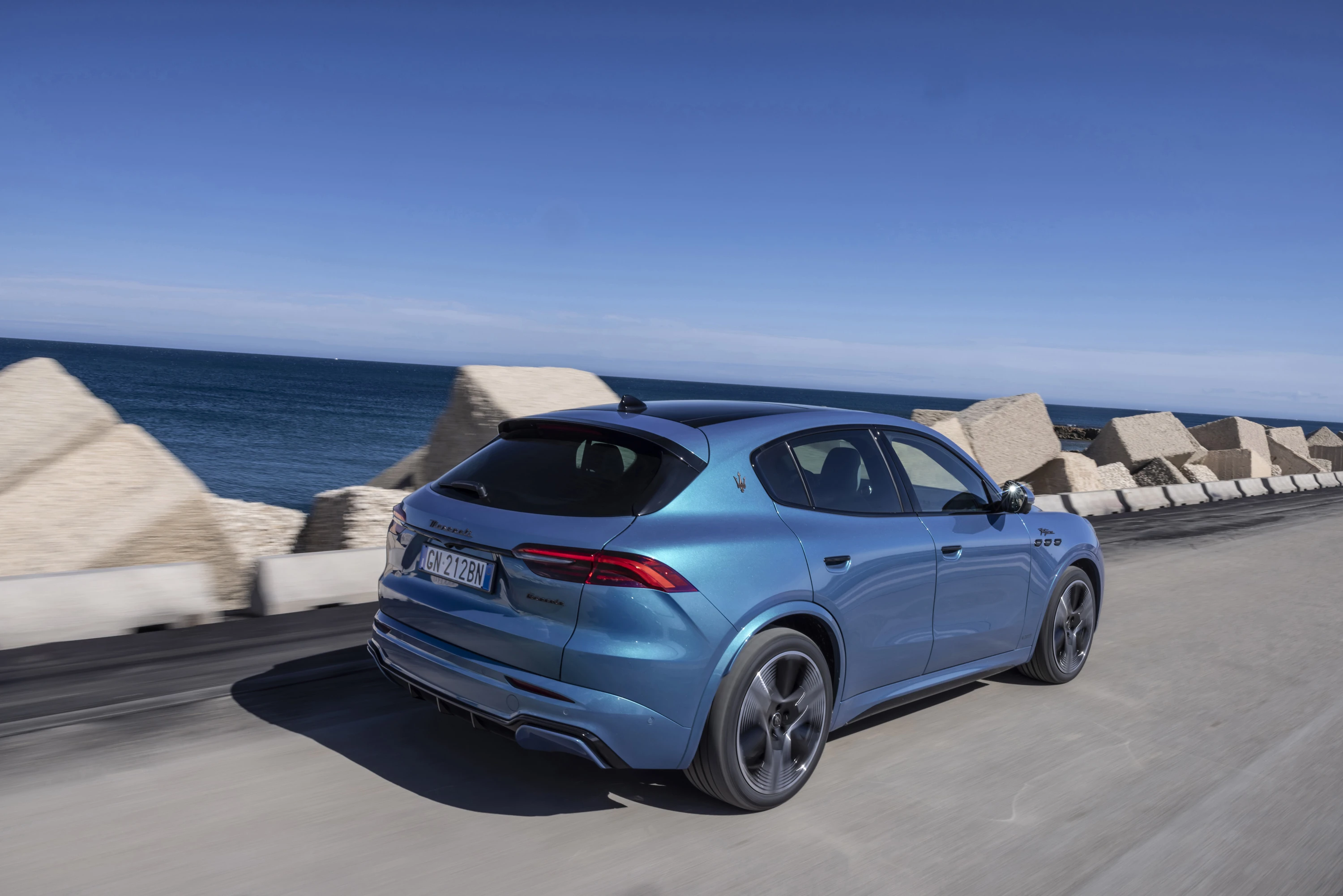 Maserati Grecale Folgore exterior view