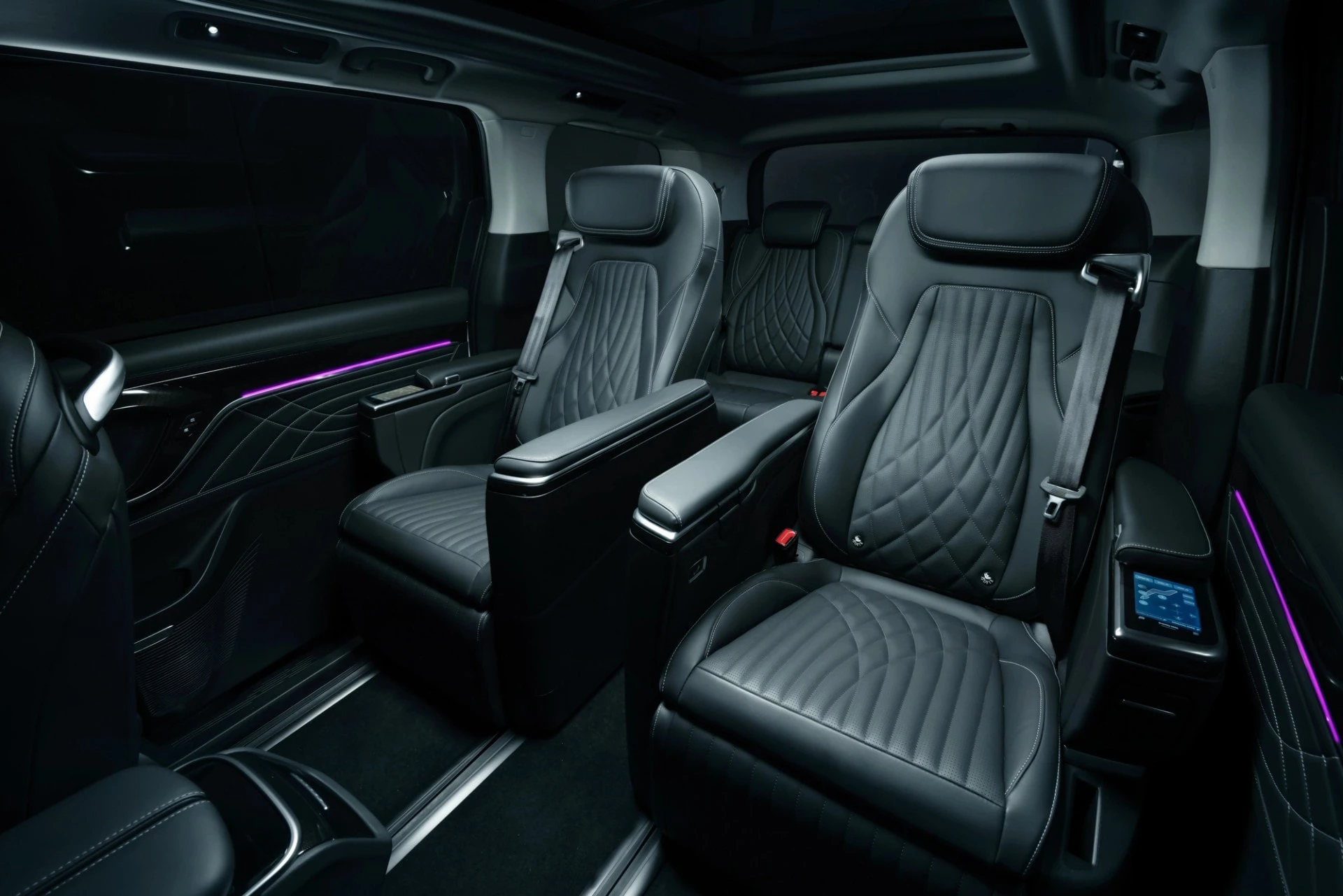 Maxus MIFA 9 90 kWh secondrowseats view
