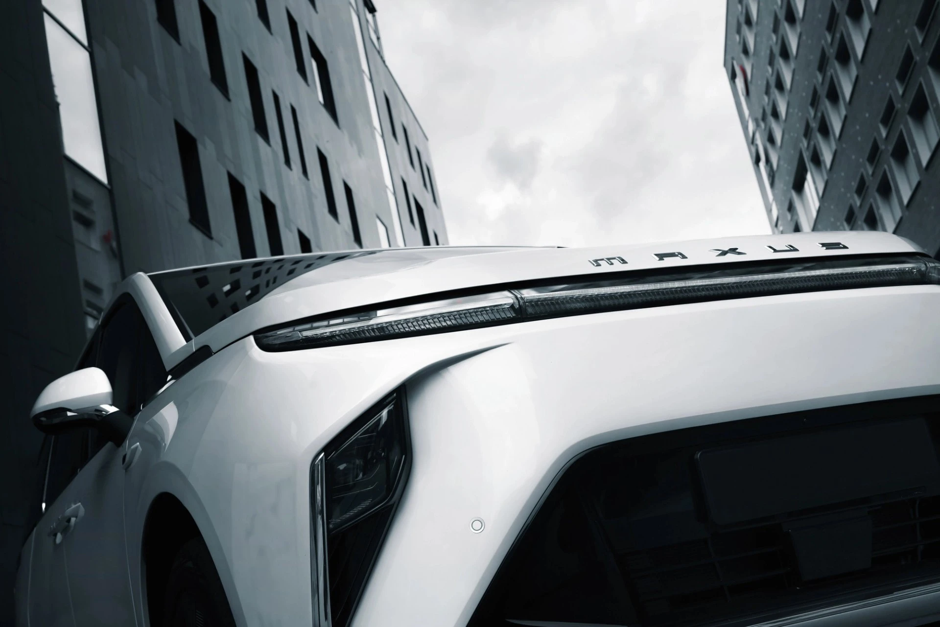 Maxus MIFA 9 90 kWh details view