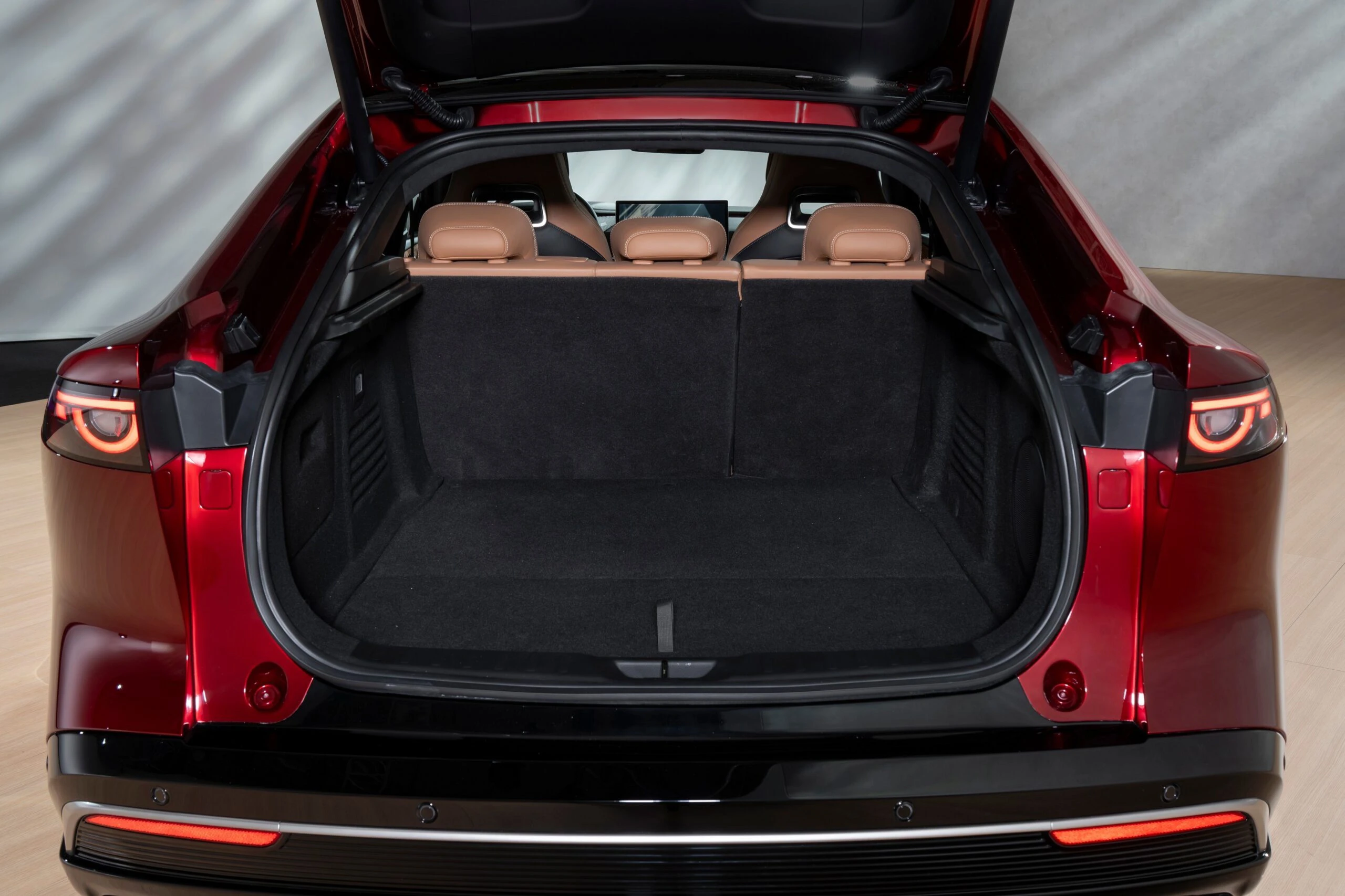 Mazda 6e 78 kWh trunk view