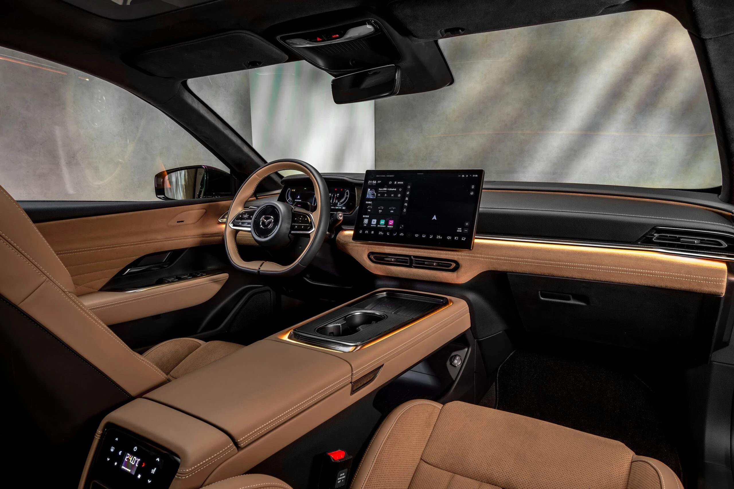 Mazda 6e 78 kWh screens view
