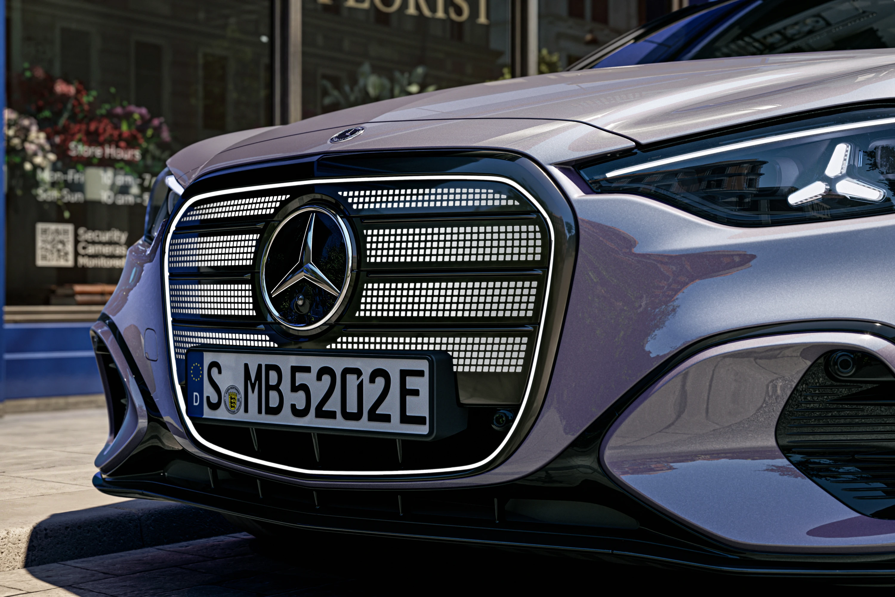 Mercedes C 400 4MATIC electric details view