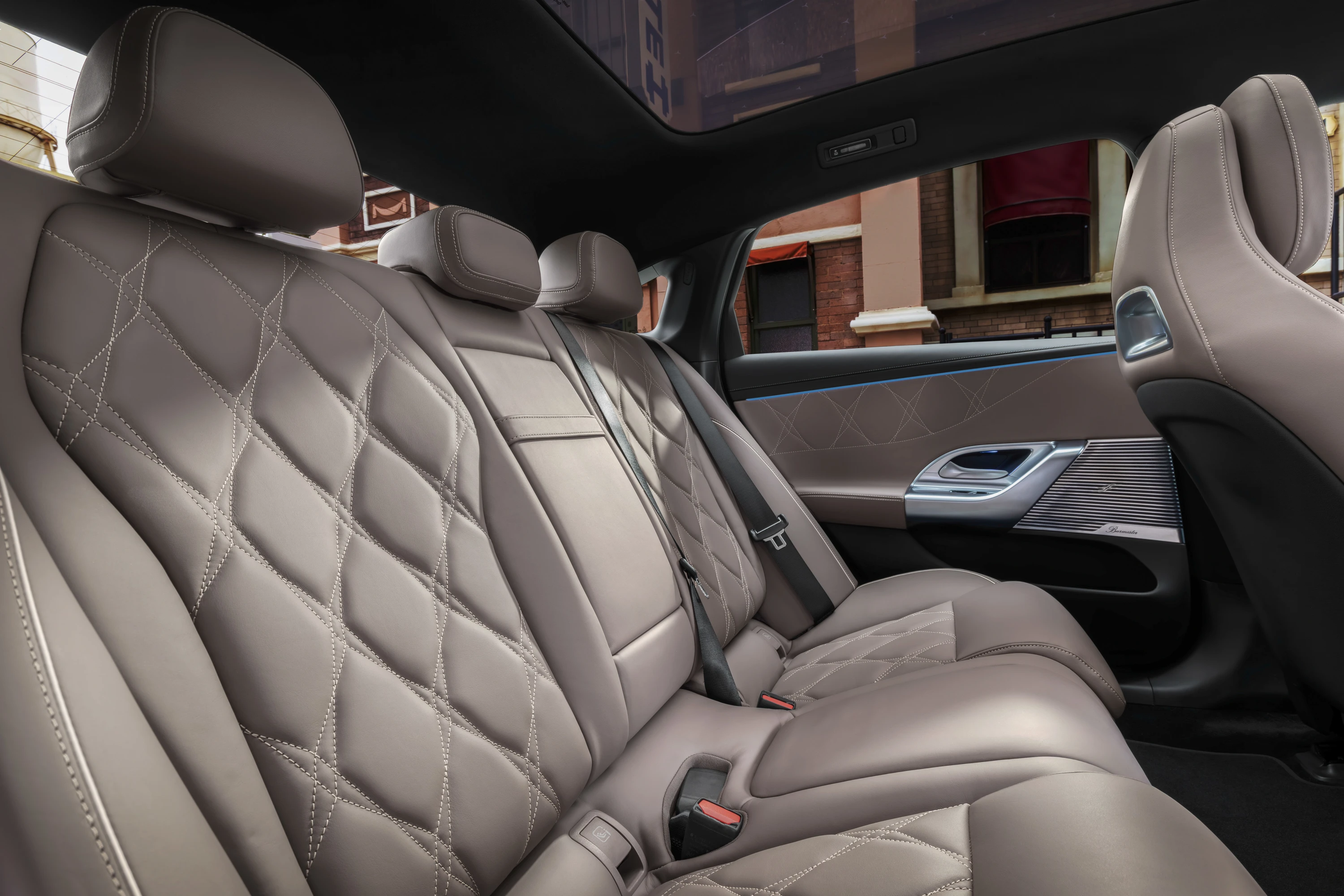 Mercedes C 400 4MATIC electric secondrowseats view