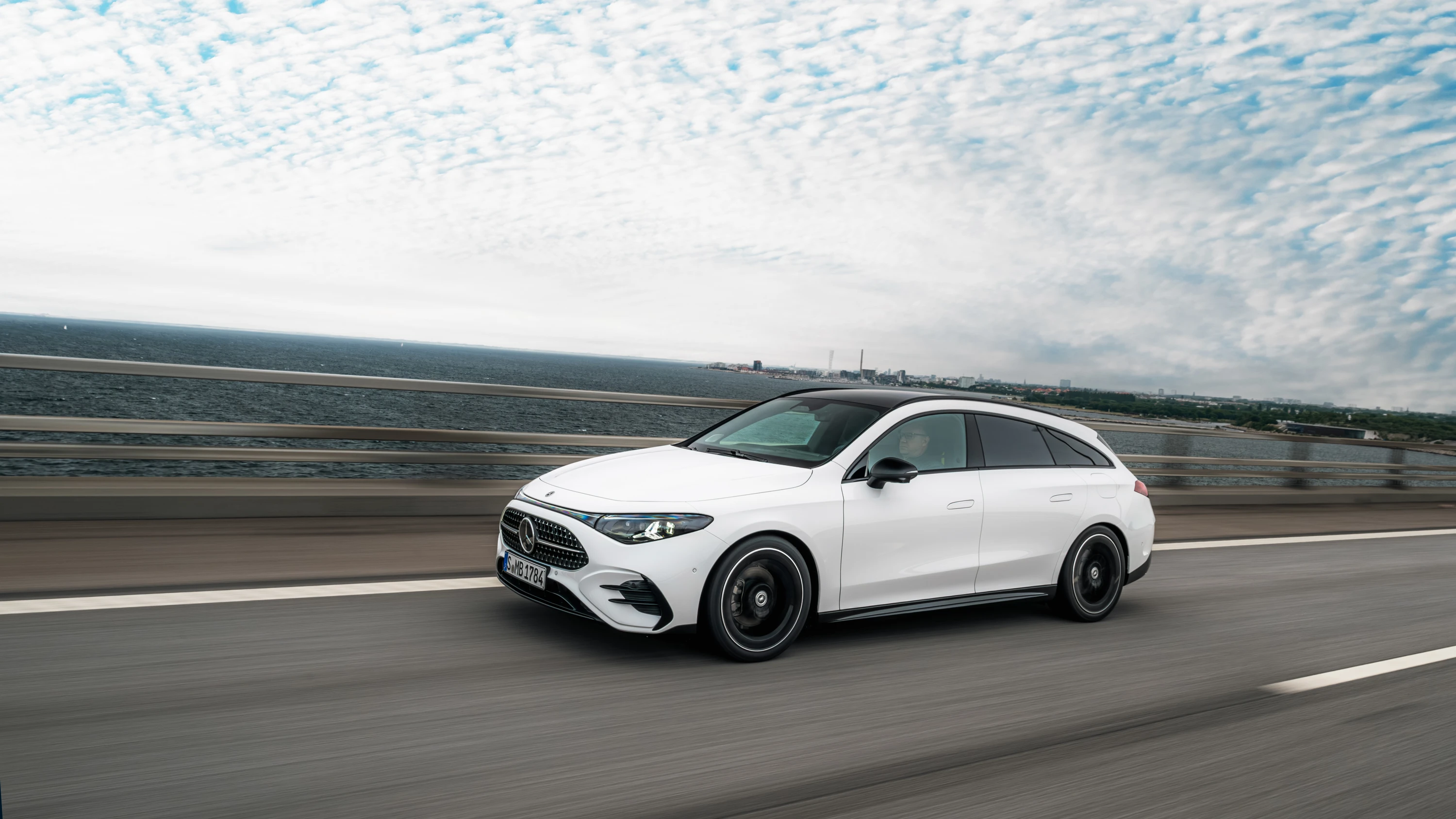 Mercedes CLA 200 Shooting Brake exterior view