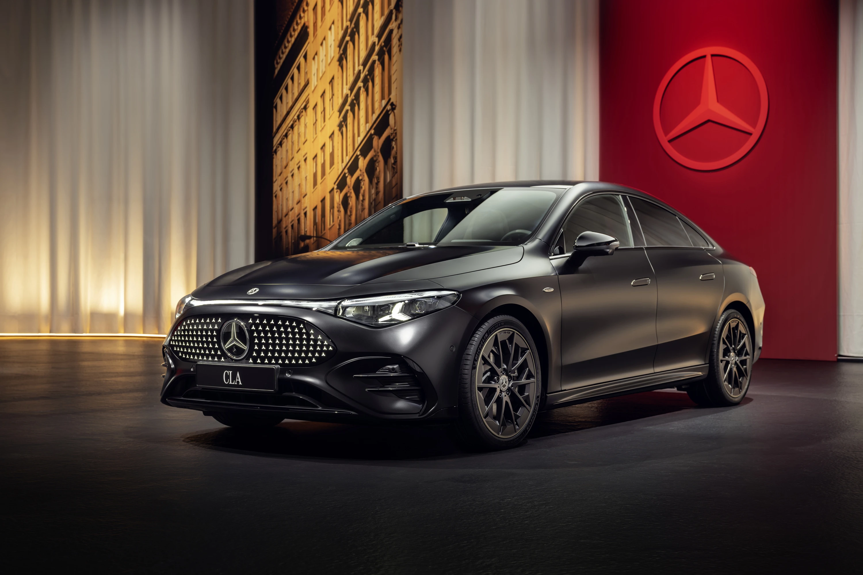 Mercedes CLA 350 4MATIC exterior view