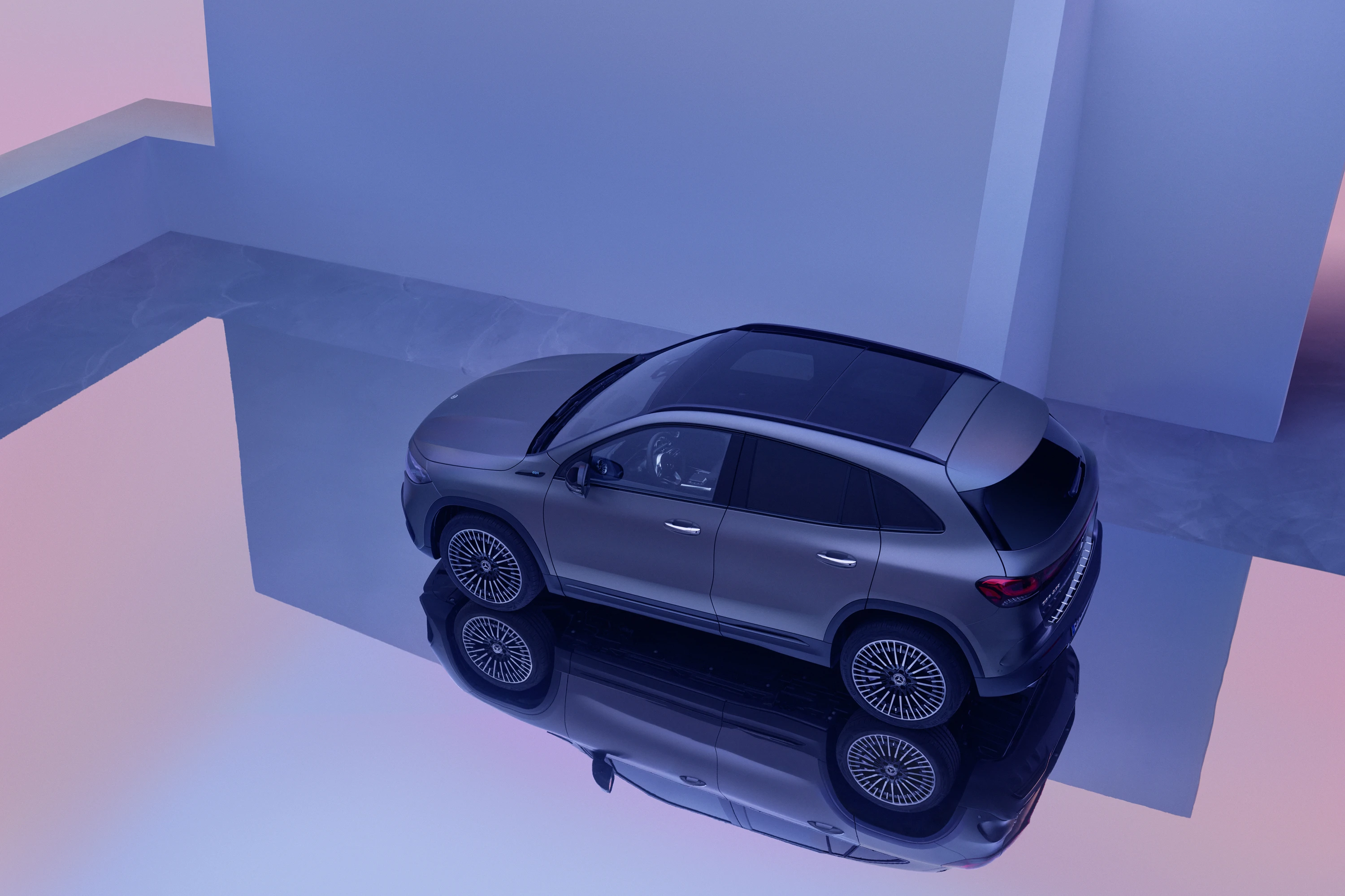 Mercedes-EQ EQA 350 4MATIC exterior view