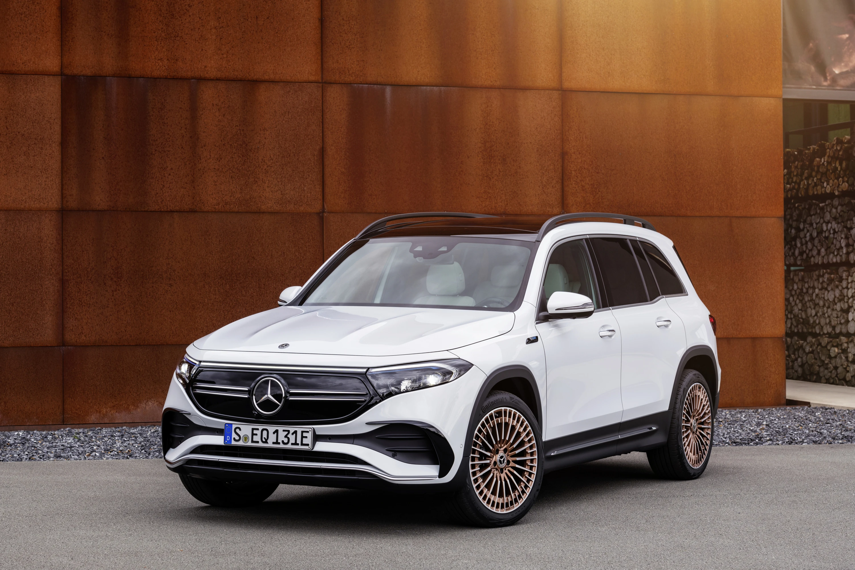 Mercedes-EQ EQB 350 4MATIC electric vehicle
