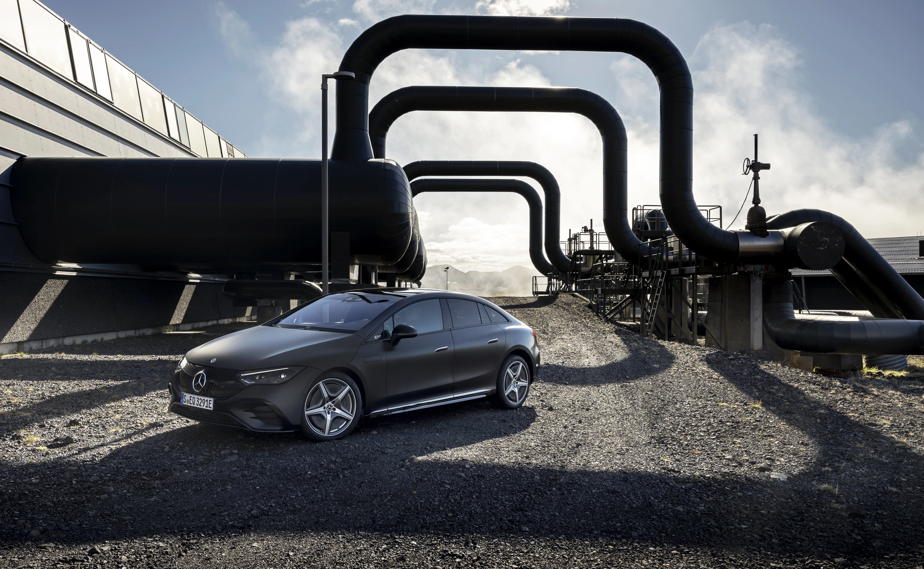 Mercedes-EQ EQE 350 4MATIC exterior view