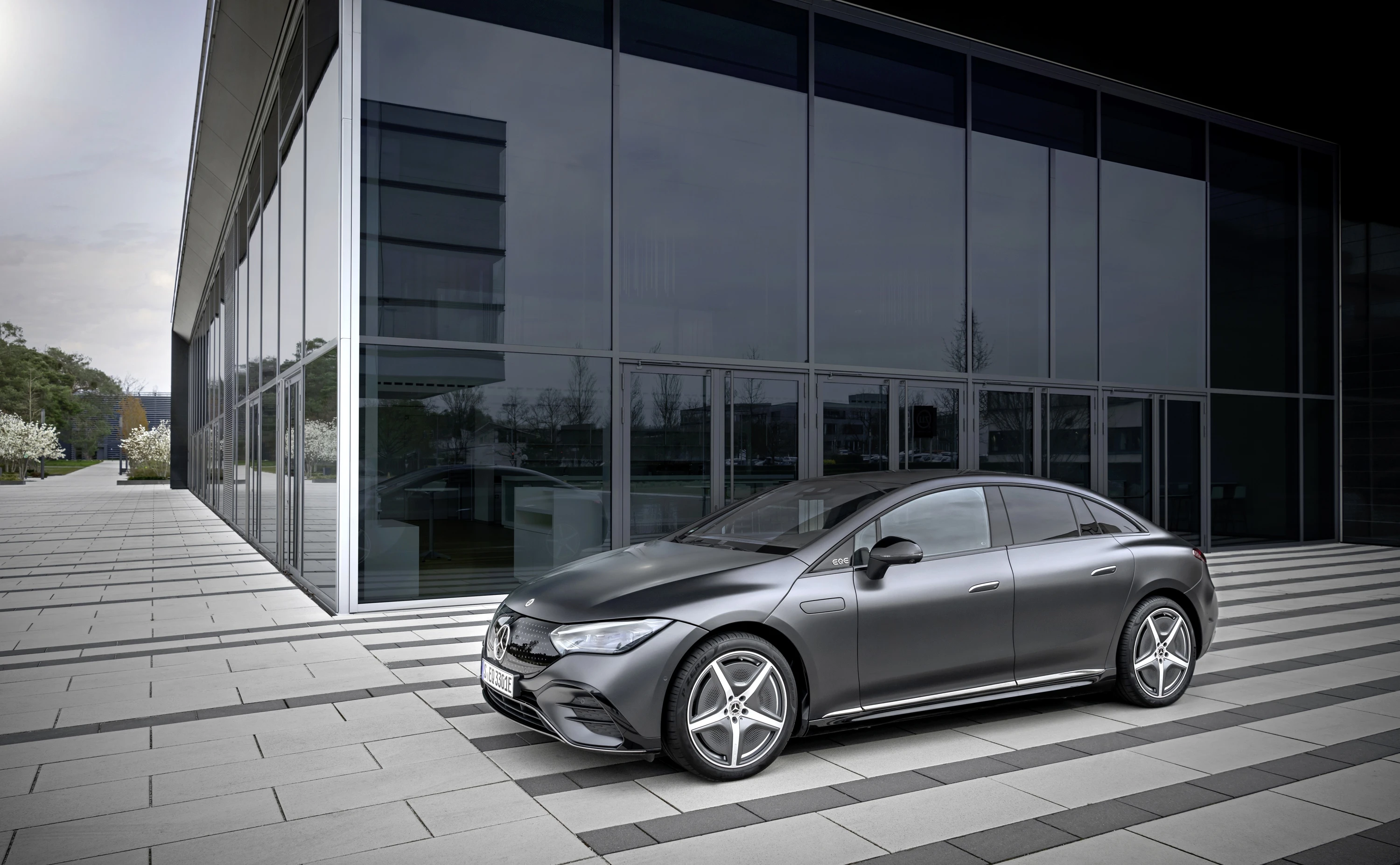 Mercedes-EQ EQE 500 4MATIC electric vehicle