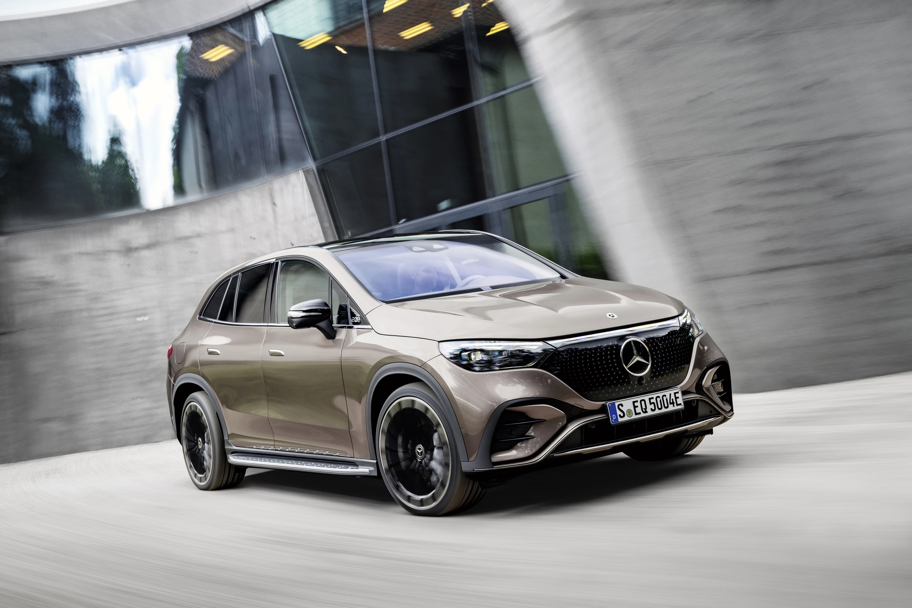 Mercedes-EQ EQE 500 4MATIC SUV electric vehicle
