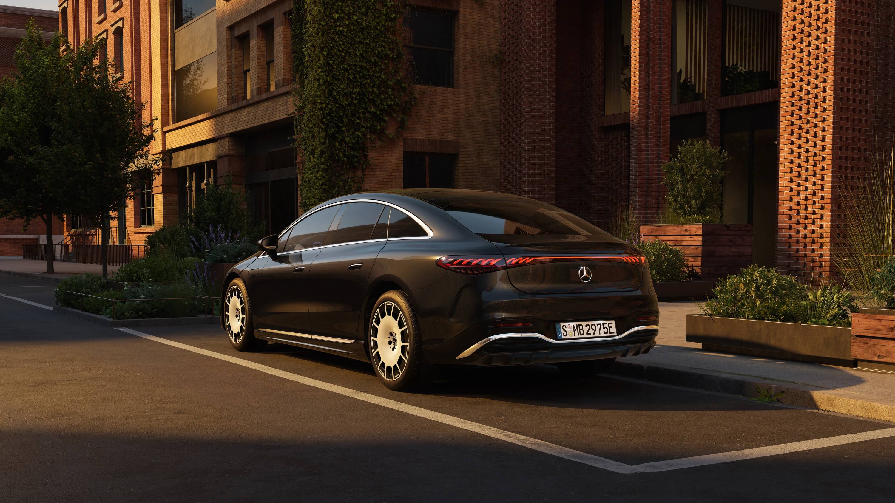 Mercedes EQS 400 exterior view