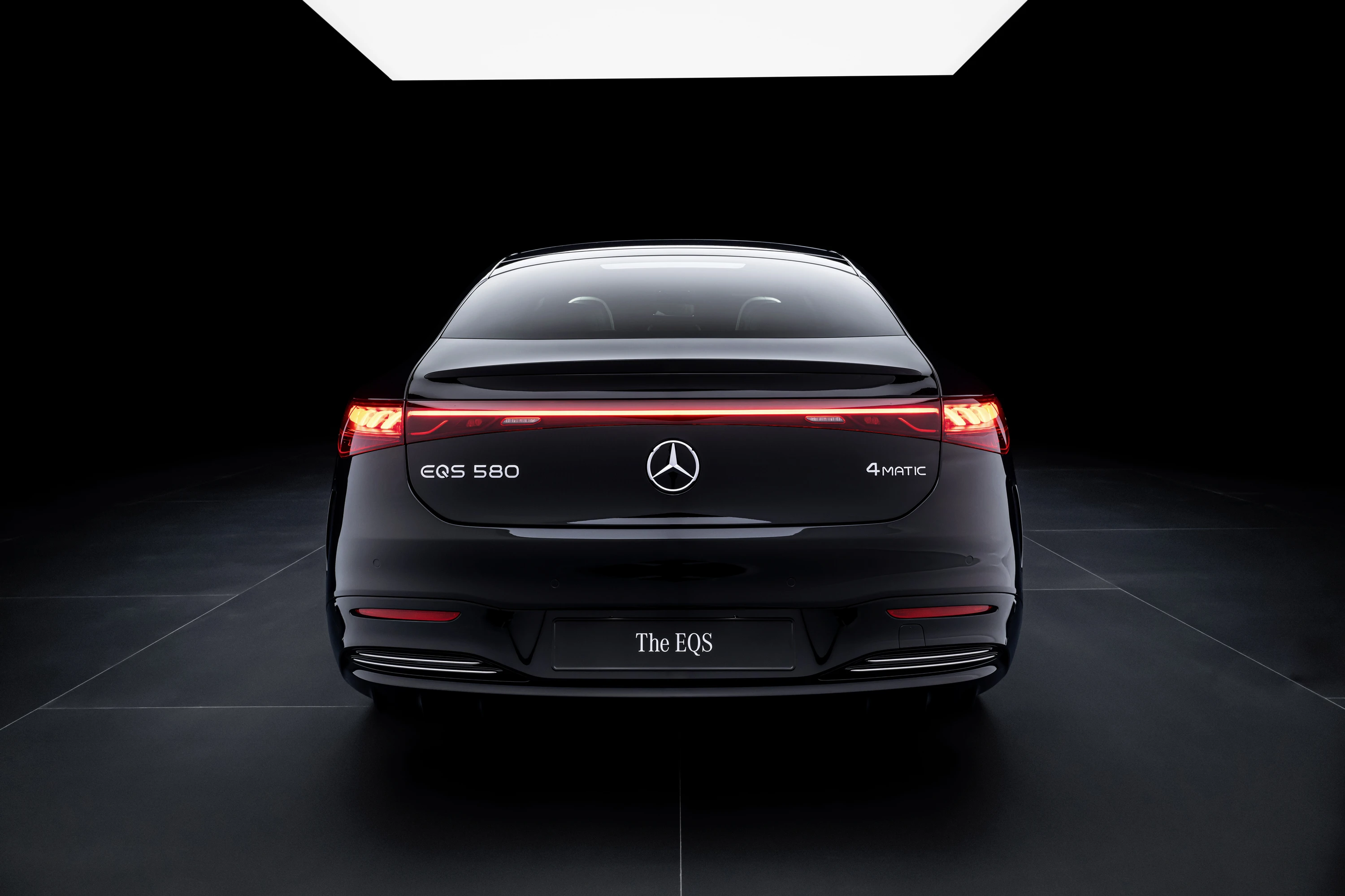 Mercedes-EQ EQS 450 4MATIC rearlights view