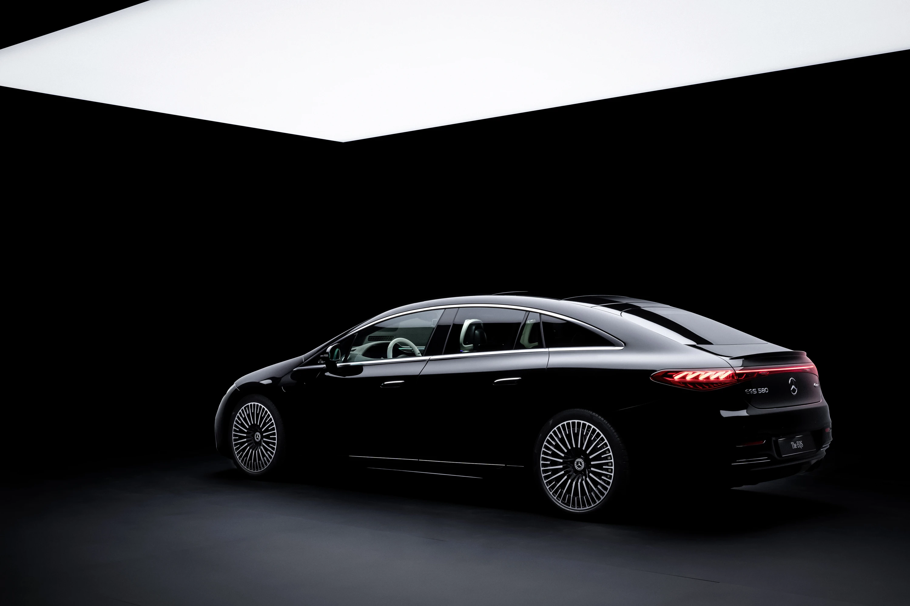 Mercedes-EQ EQS 450 4MATIC exterior view