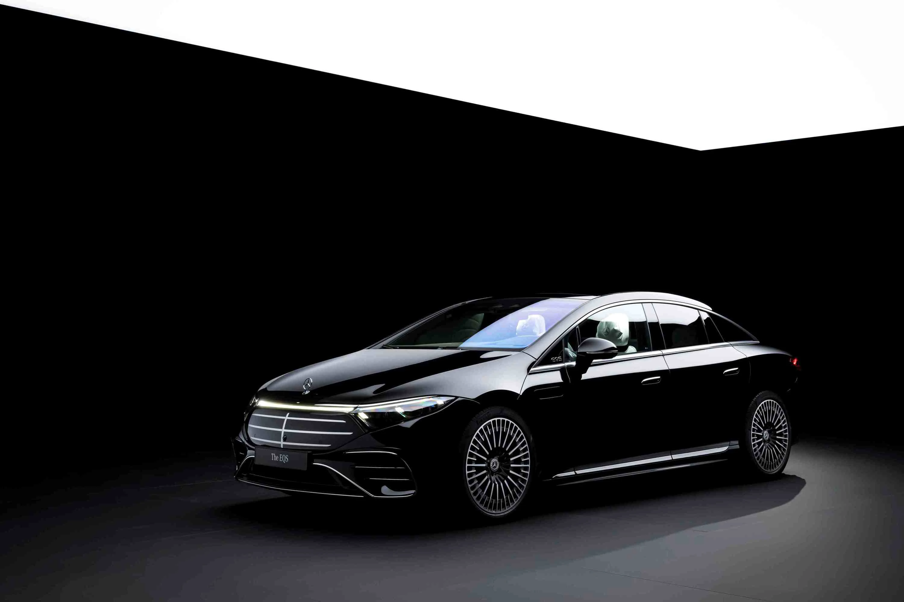 Mercedes-EQ EQS 450 4MATIC exterior view
