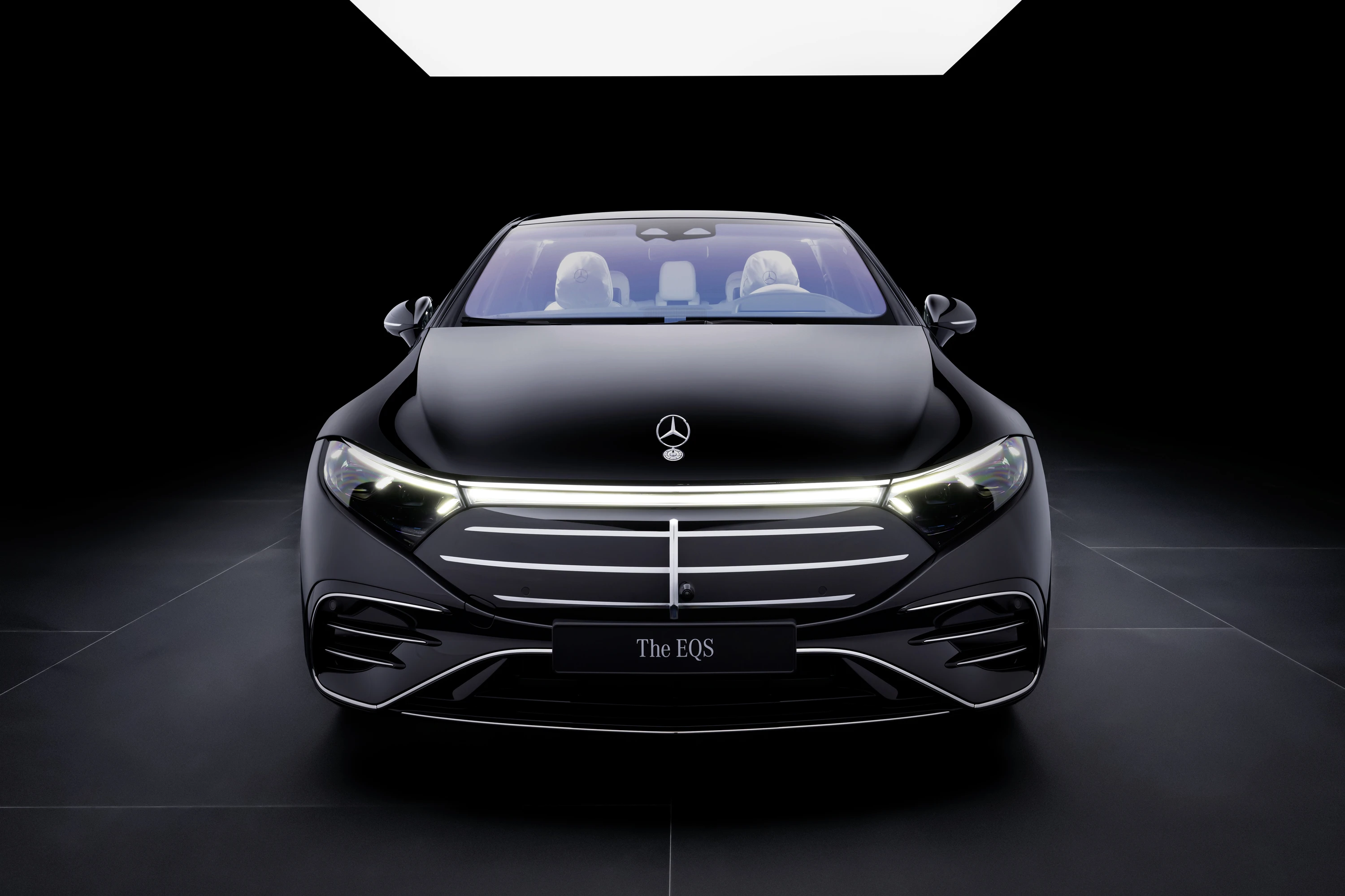 Mercedes-EQ EQS 450 4MATIC headlights view