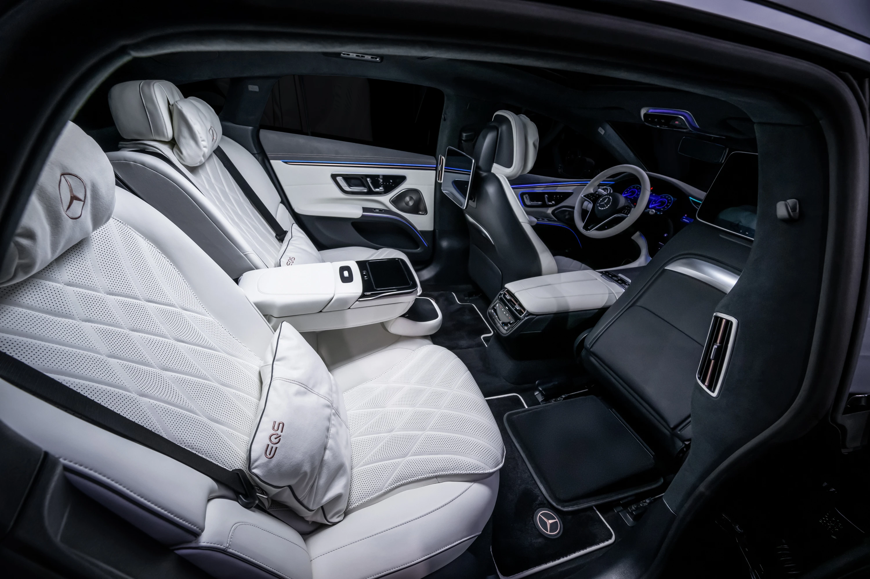 Mercedes-EQ EQS 450 4MATIC secondrowseats view
