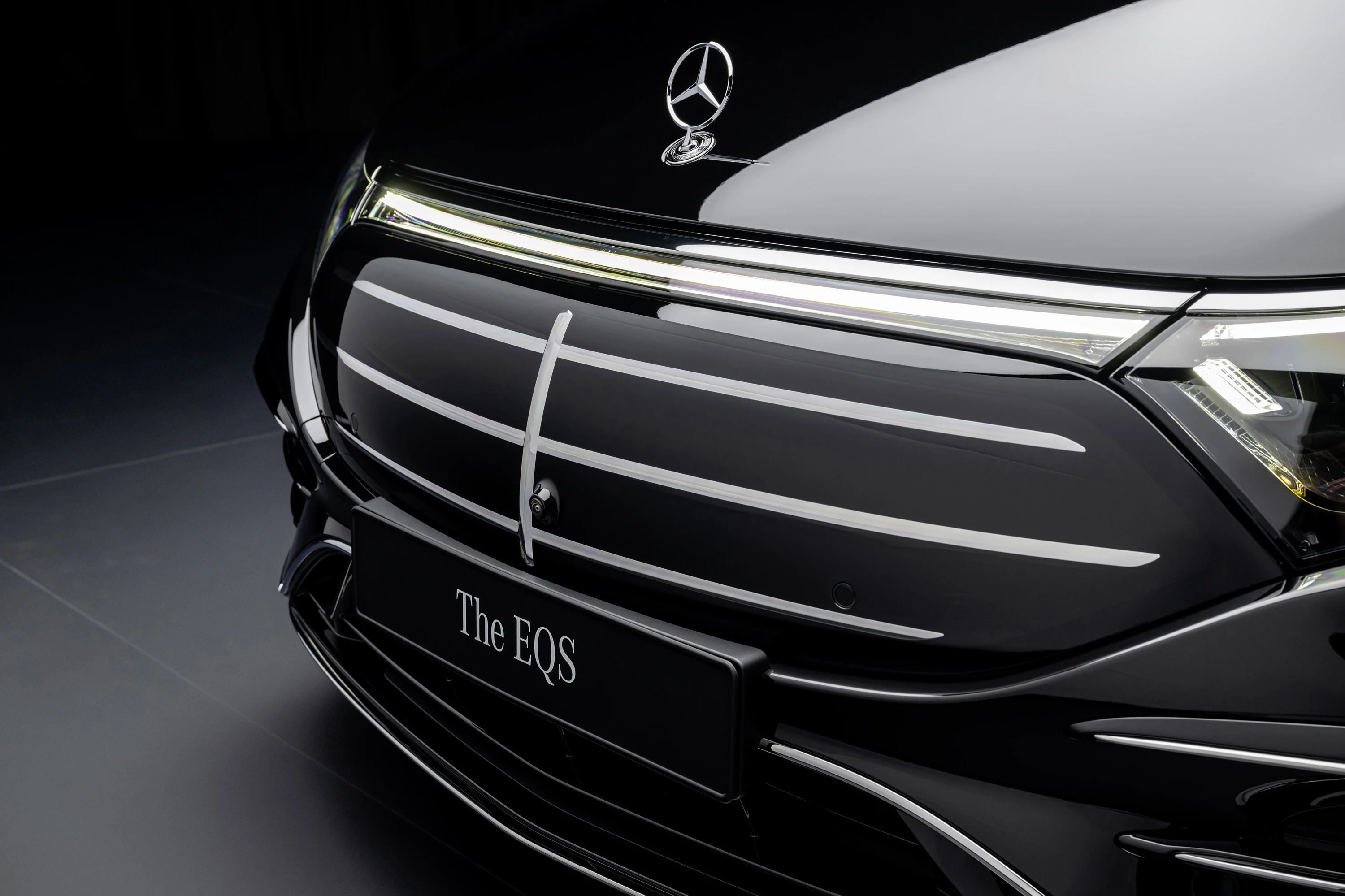 Mercedes-EQ EQS 450 4MATIC details view