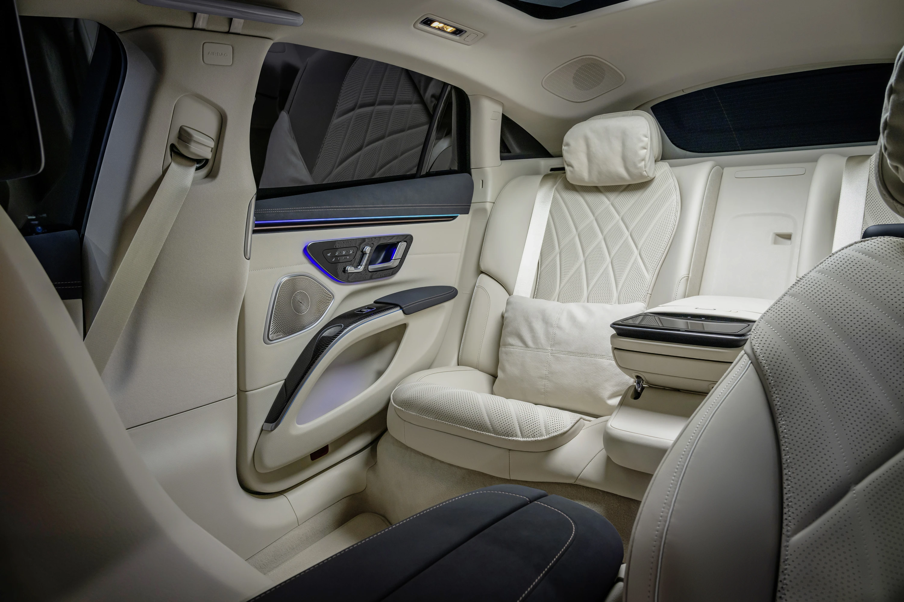 Mercedes-EQ EQS 450 4MATIC secondrowseats view