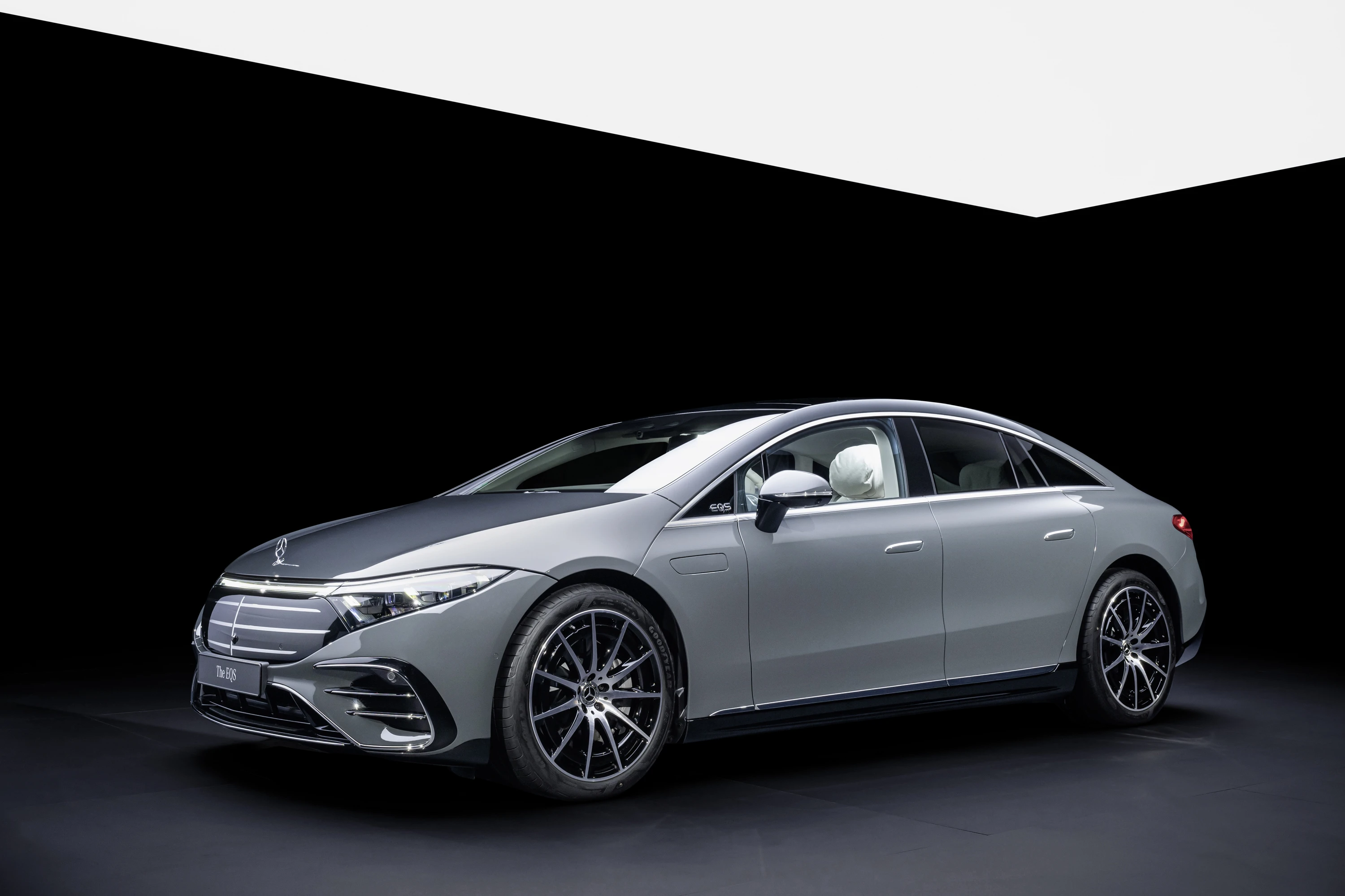Mercedes-EQ EQS 450 4MATIC exterior view
