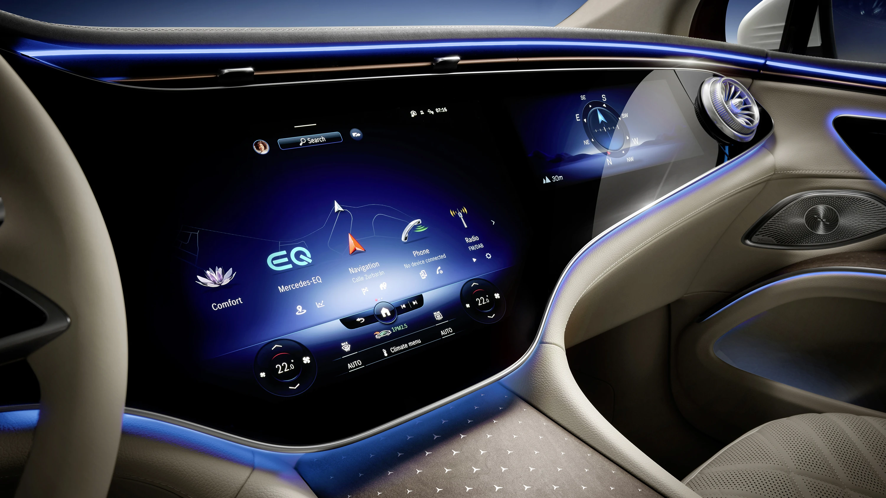 Mercedes-EQ EQS 450 4MATIC SUV screens view