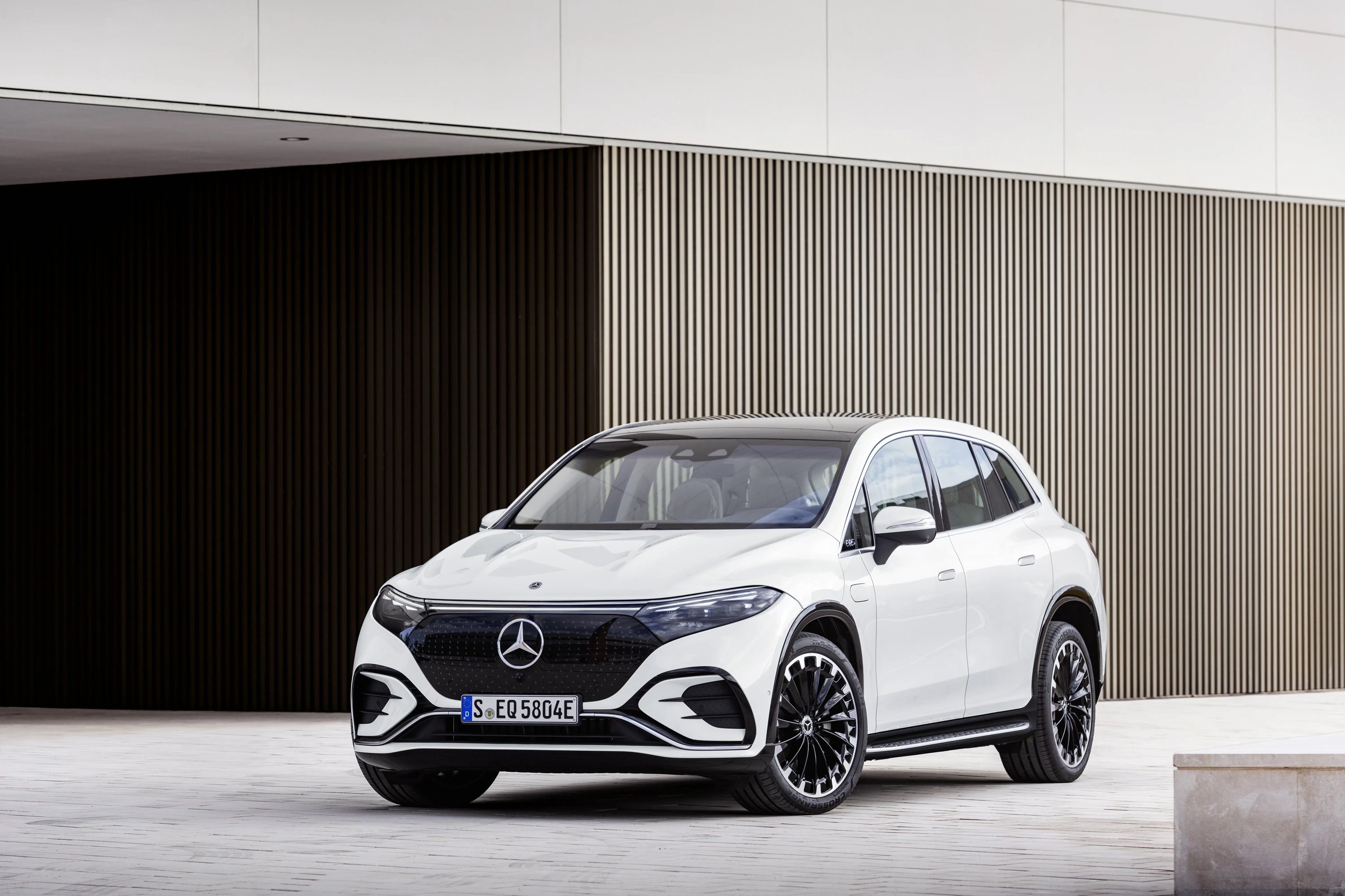 Mercedes-EQ EQS 450+ SUV electric vehicle