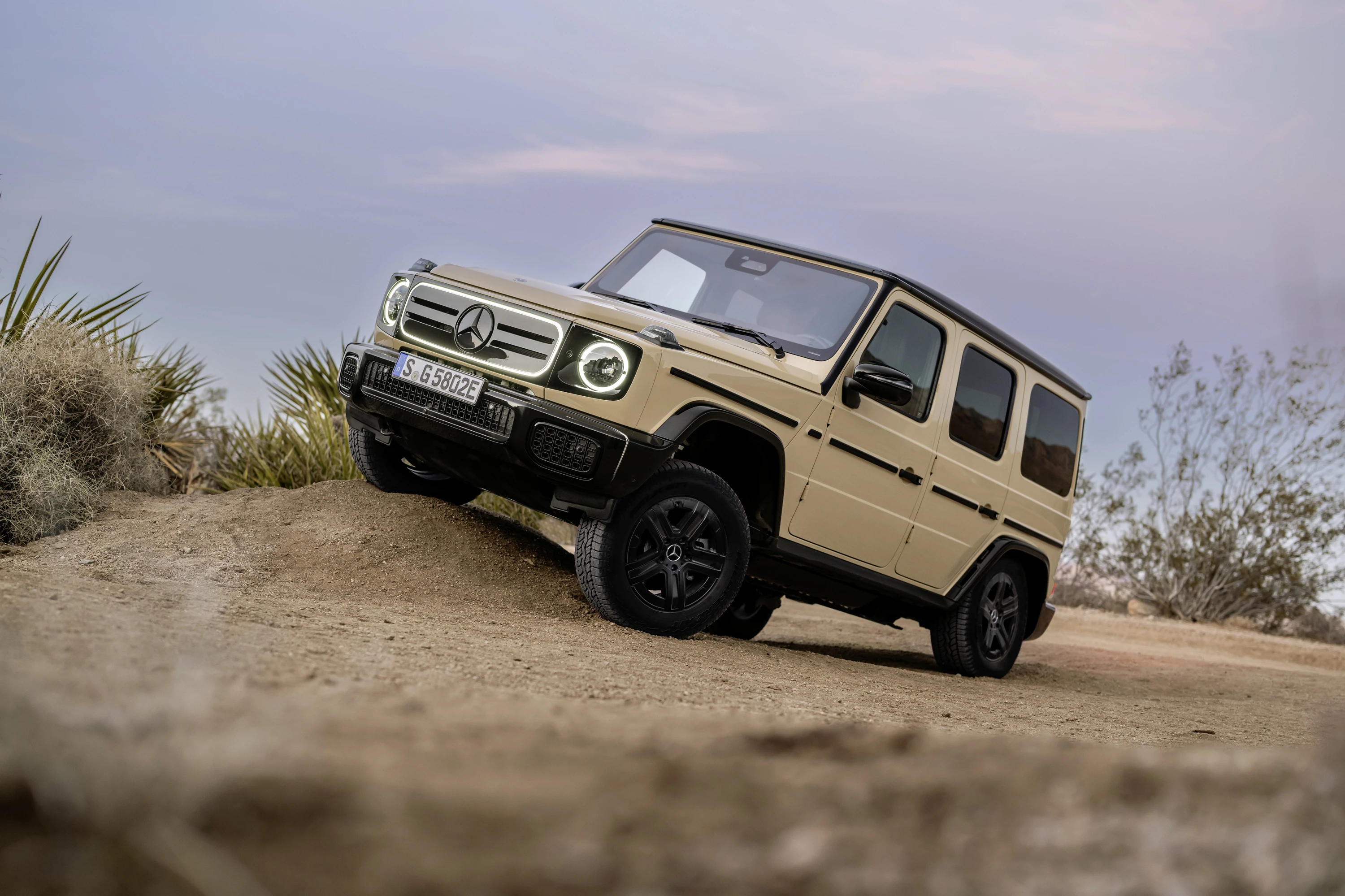 Mercedes-EQ G 580 EQ offroad view
