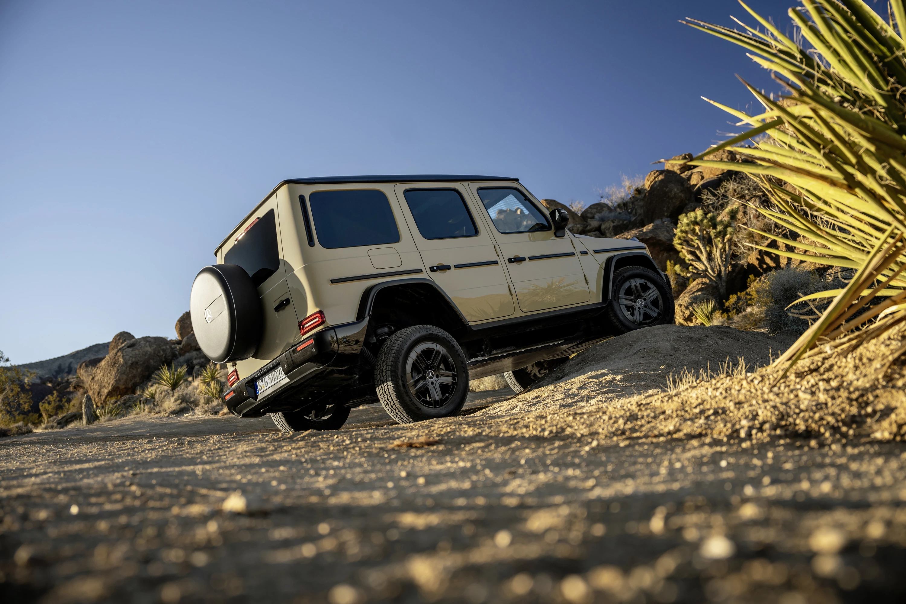 Mercedes-EQ G 580 EQ offroad view