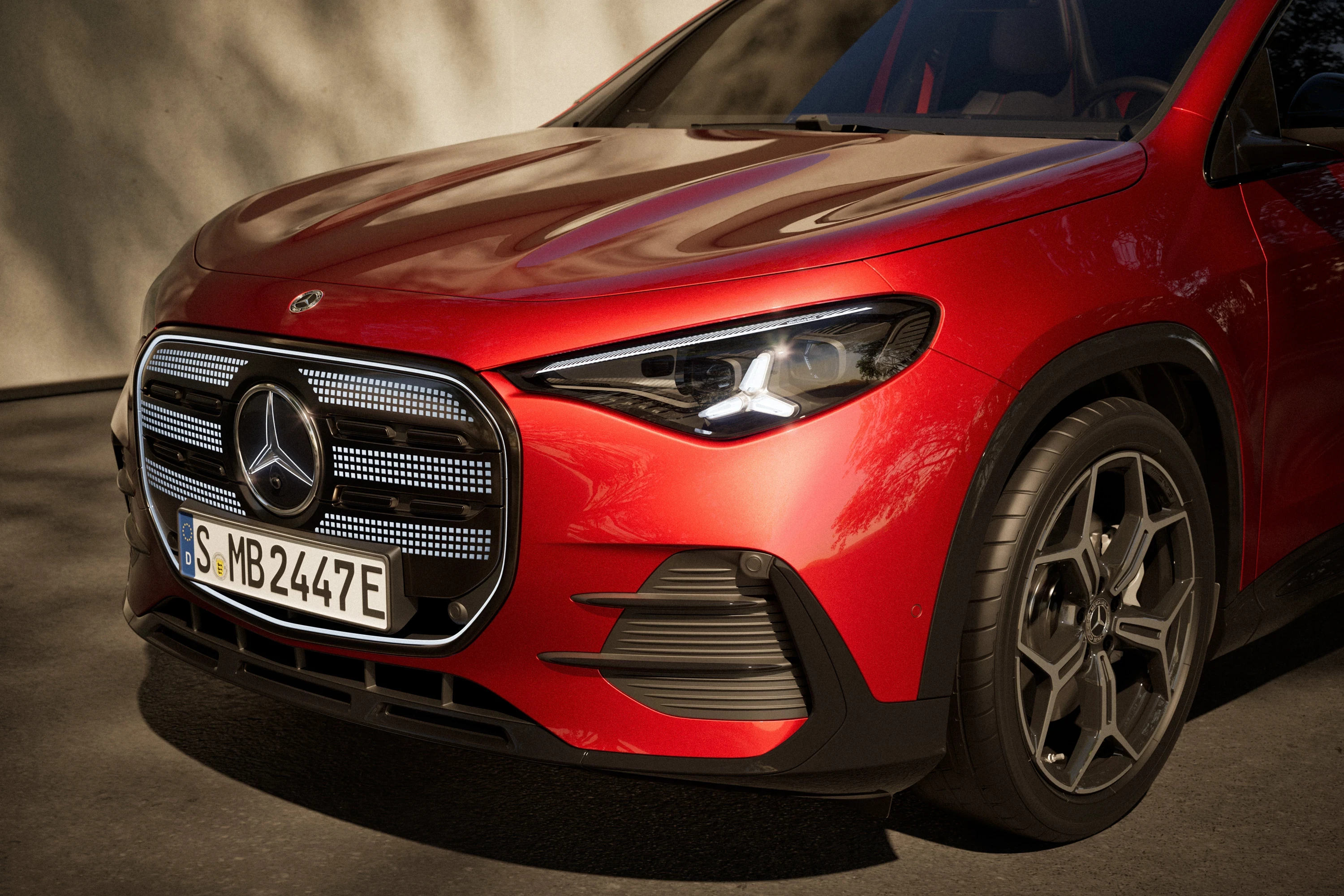Mercedes GLA 200 headlights view