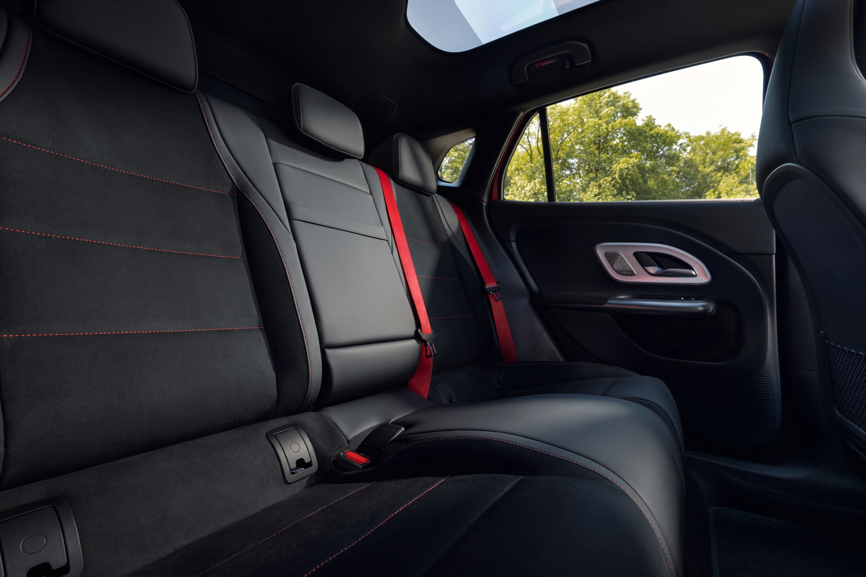 Mercedes GLA 200 secondrowseats view