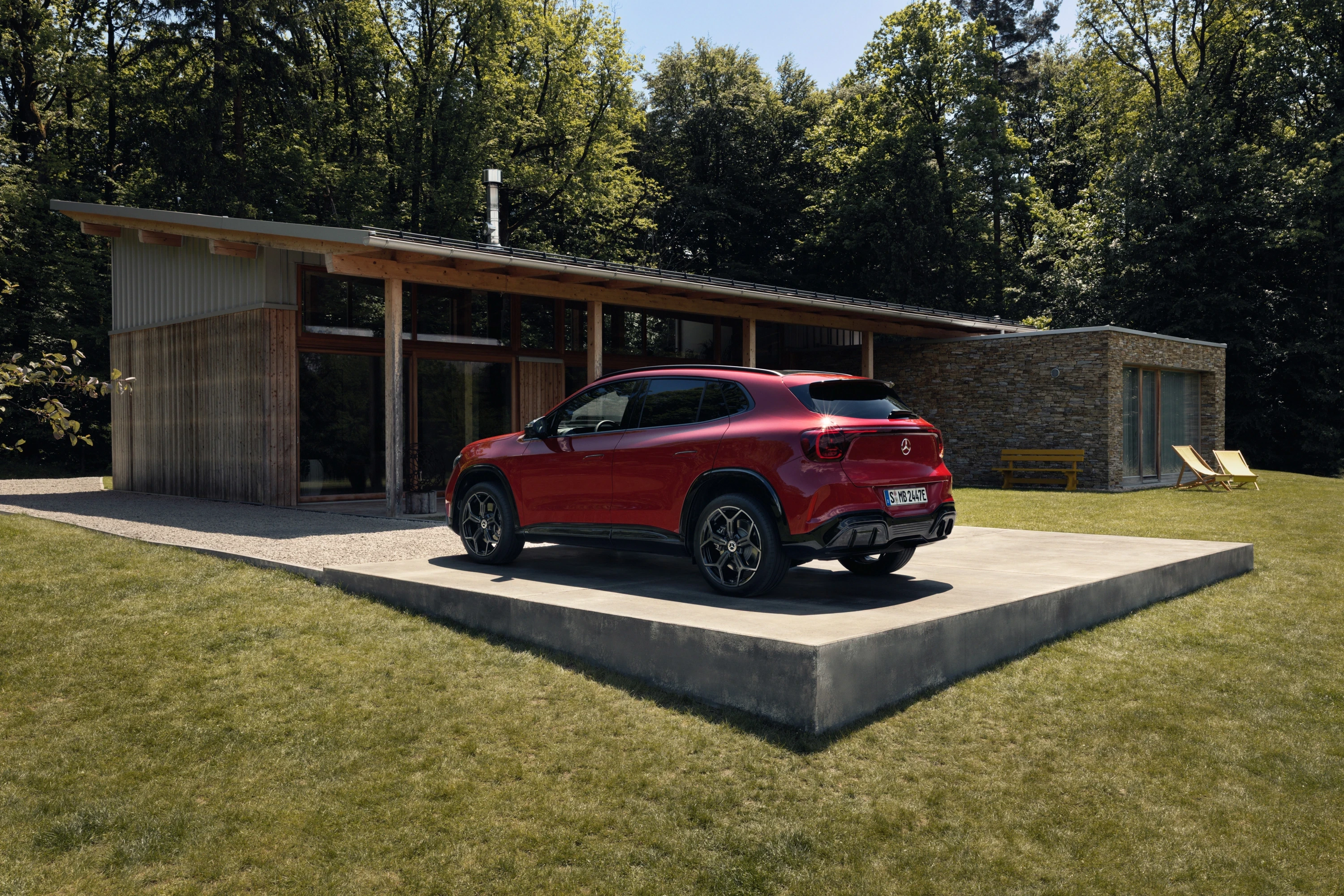 Mercedes GLA 200 exterior view
