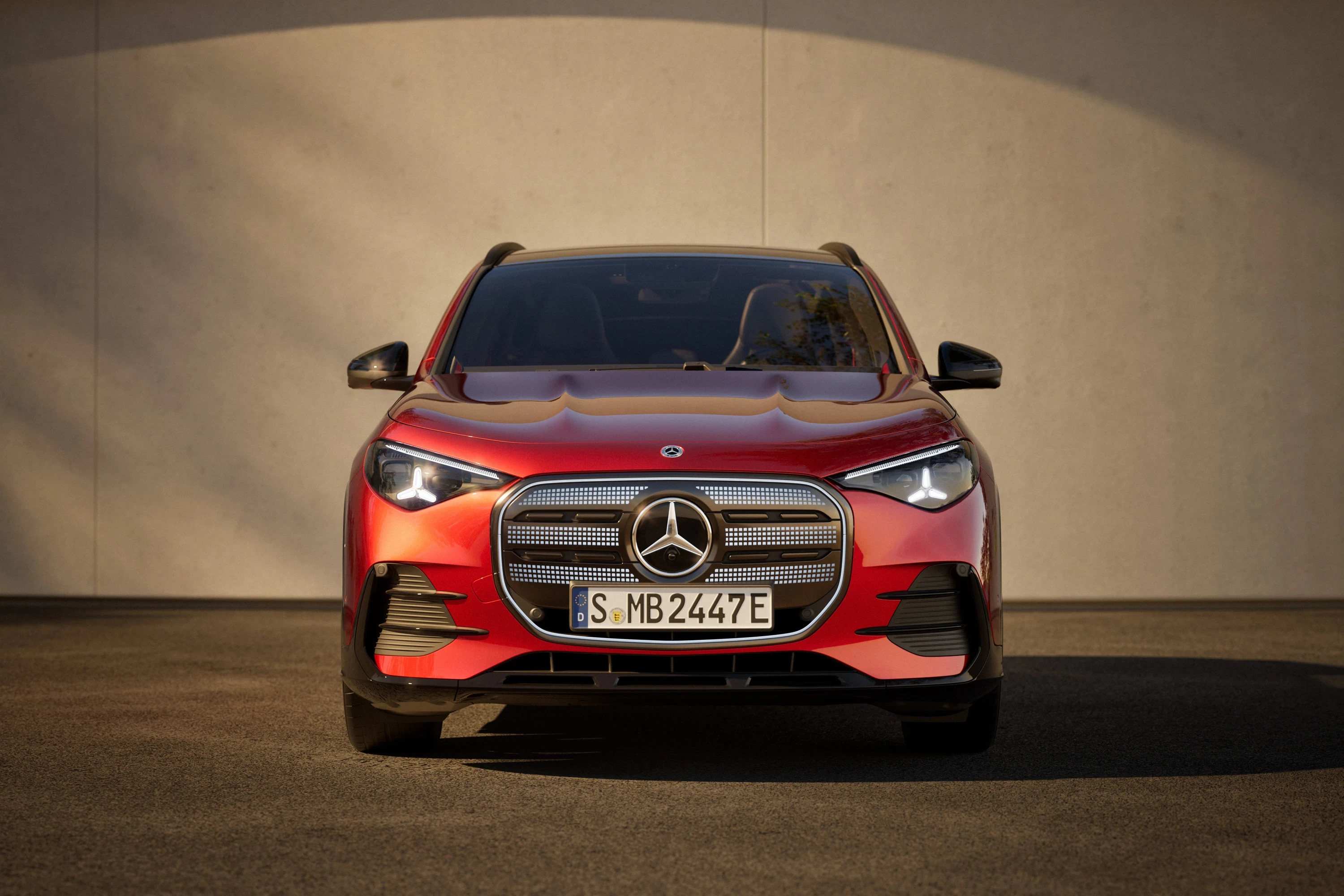 Mercedes GLA 350 4MATIC exterior view