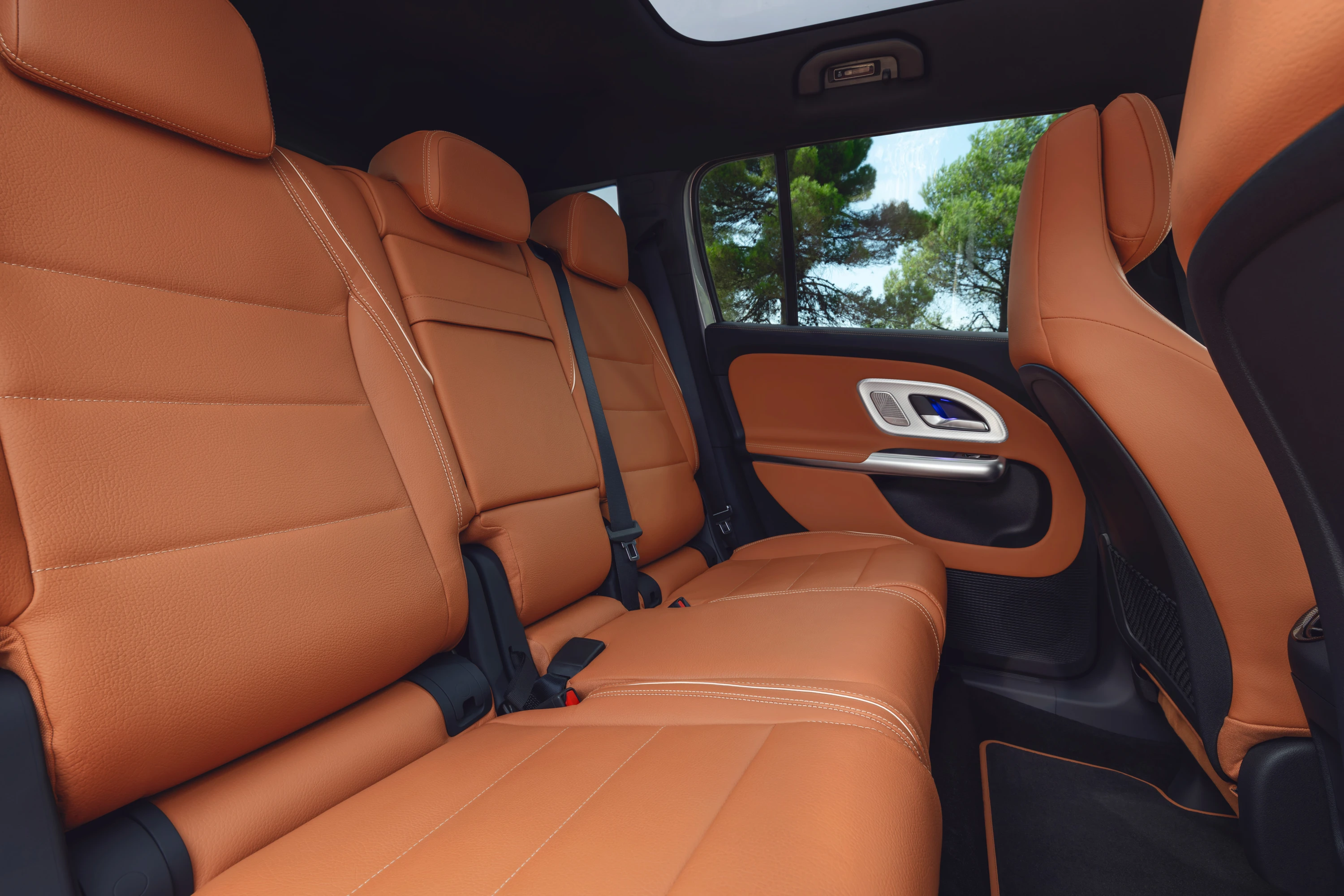 Mercedes GLB 350 4MATIC secondrowseats view