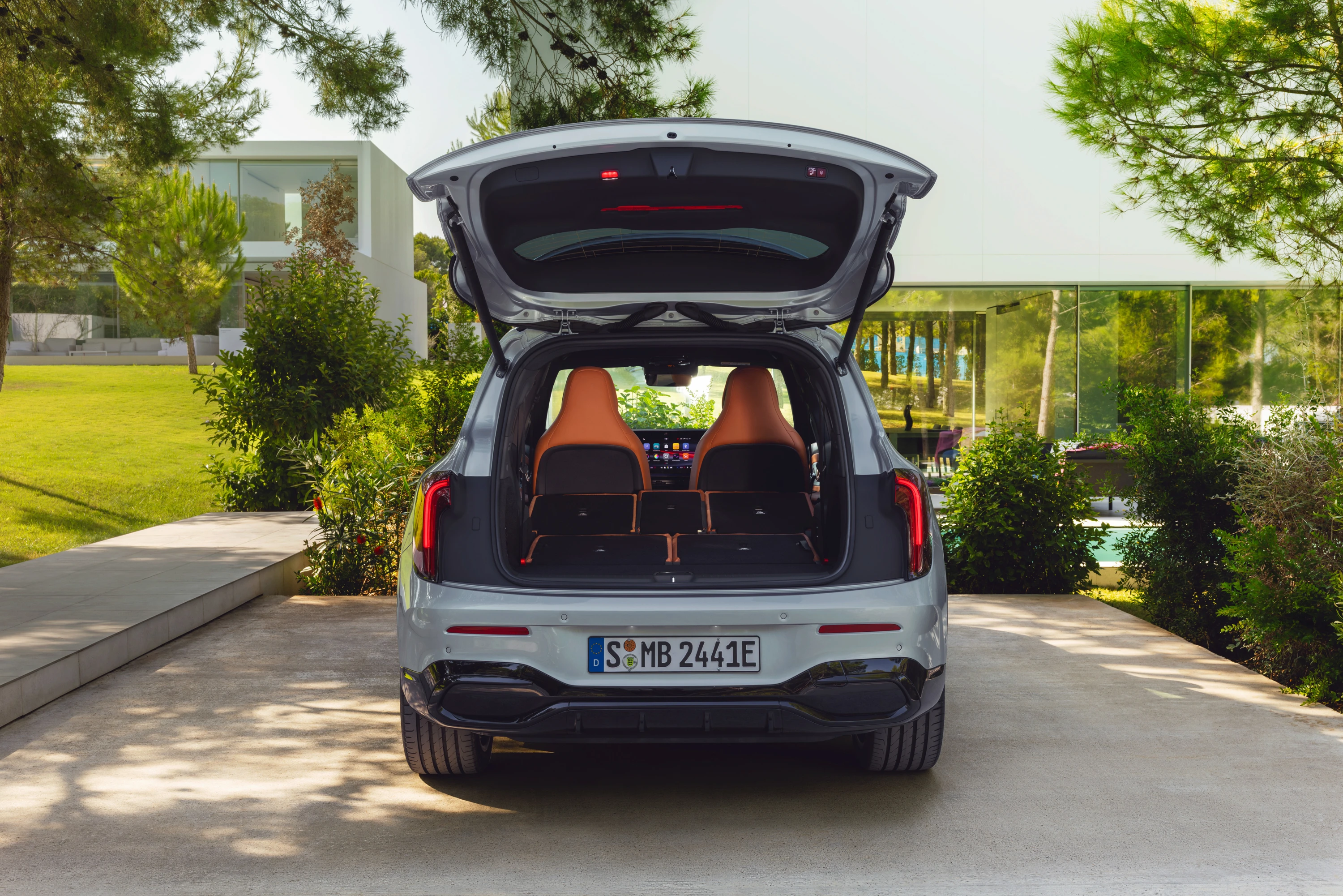 Mercedes GLB 350 4MATIC trunk view