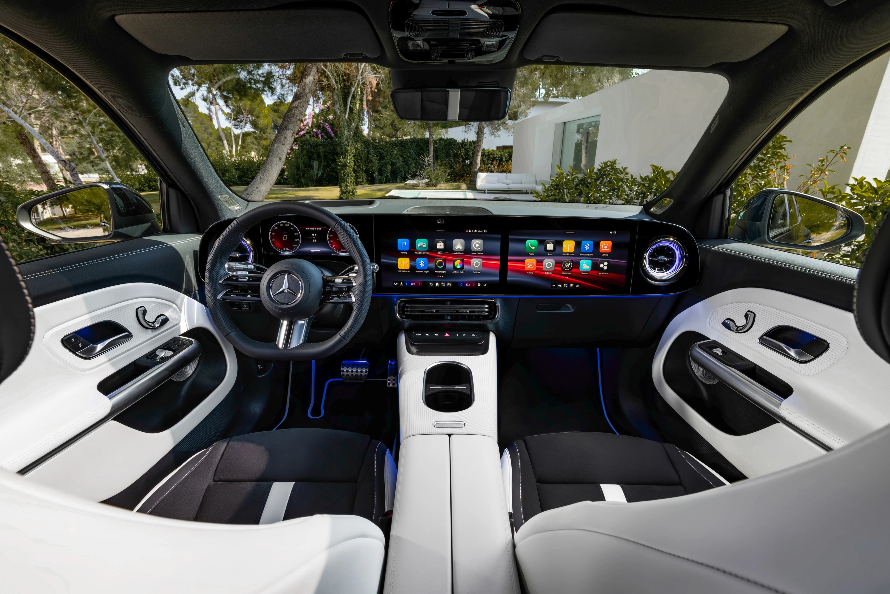 Mercedes GLB 350 4MATIC interior view