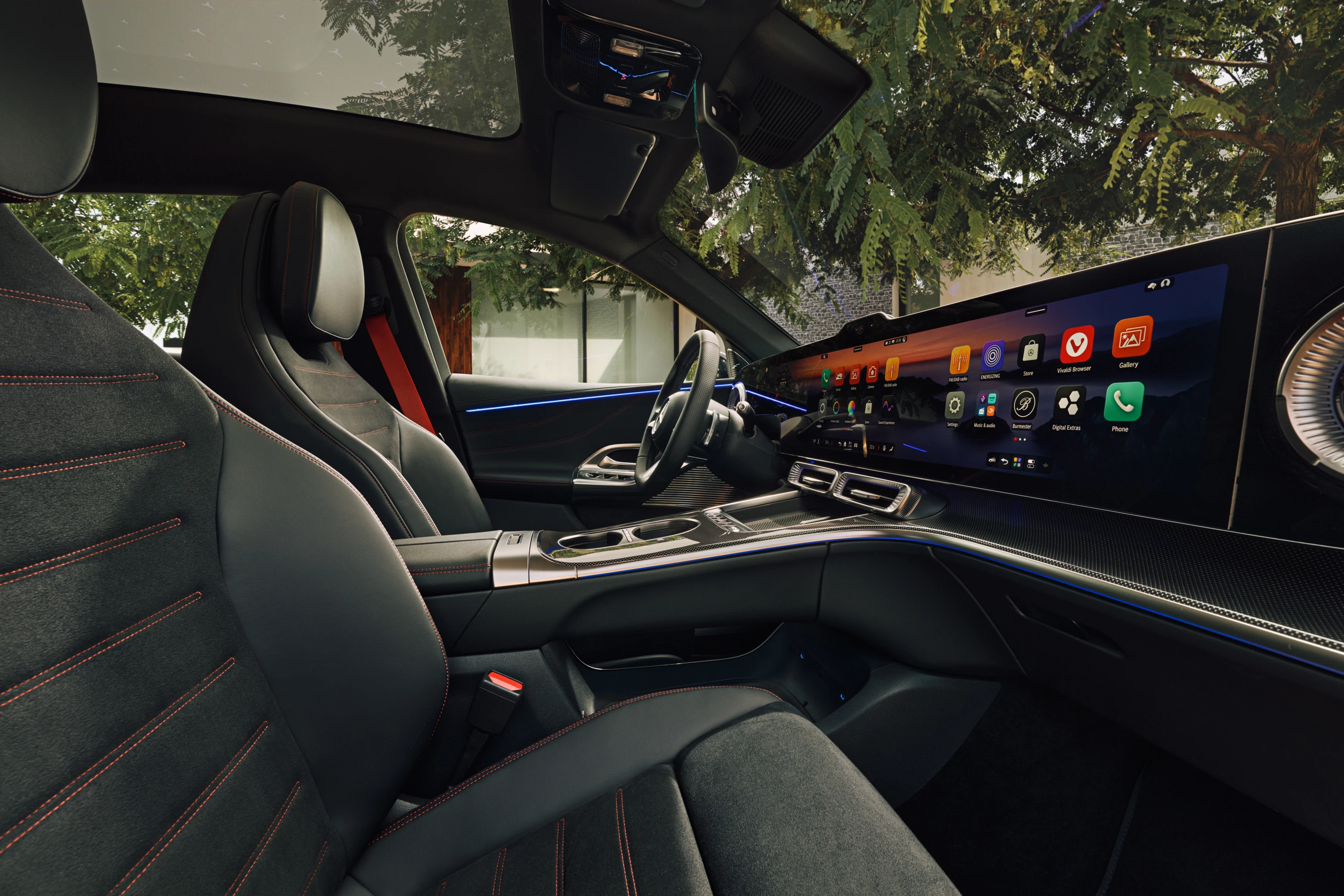 Mercedes GLC 250 screens view