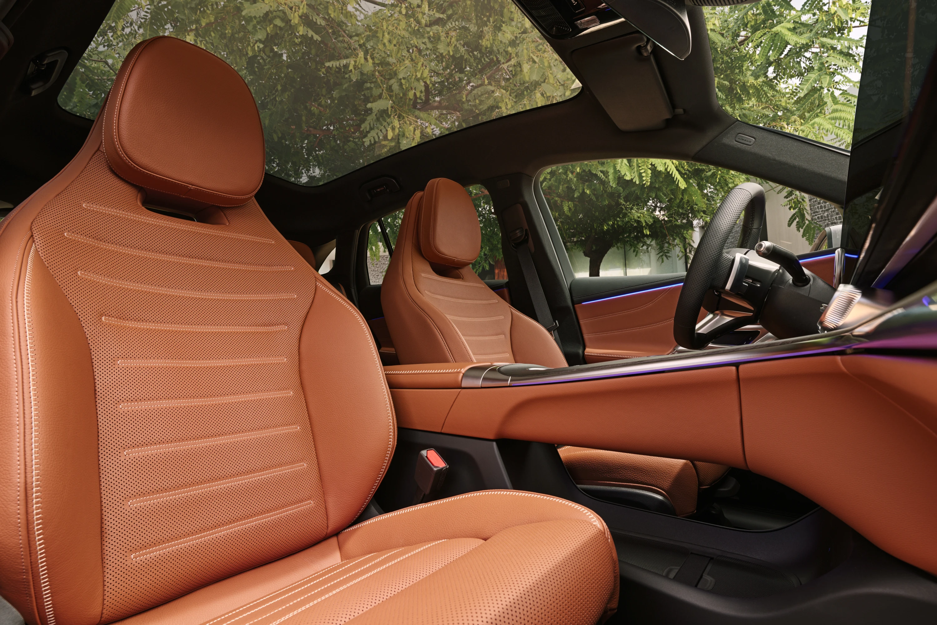 Mercedes GLC 250 frontseats view