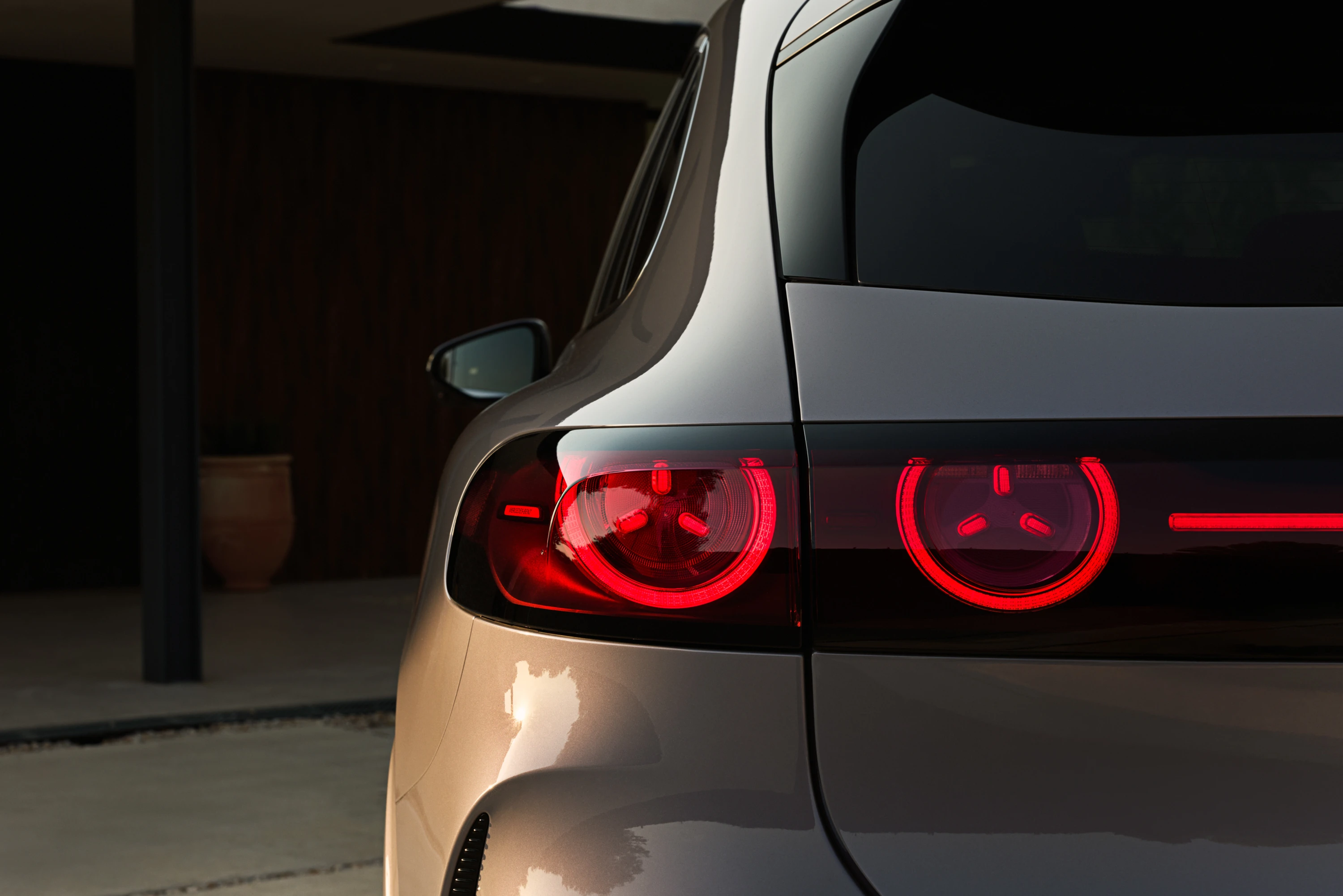 Mercedes GLC 300 4Matic taillights view