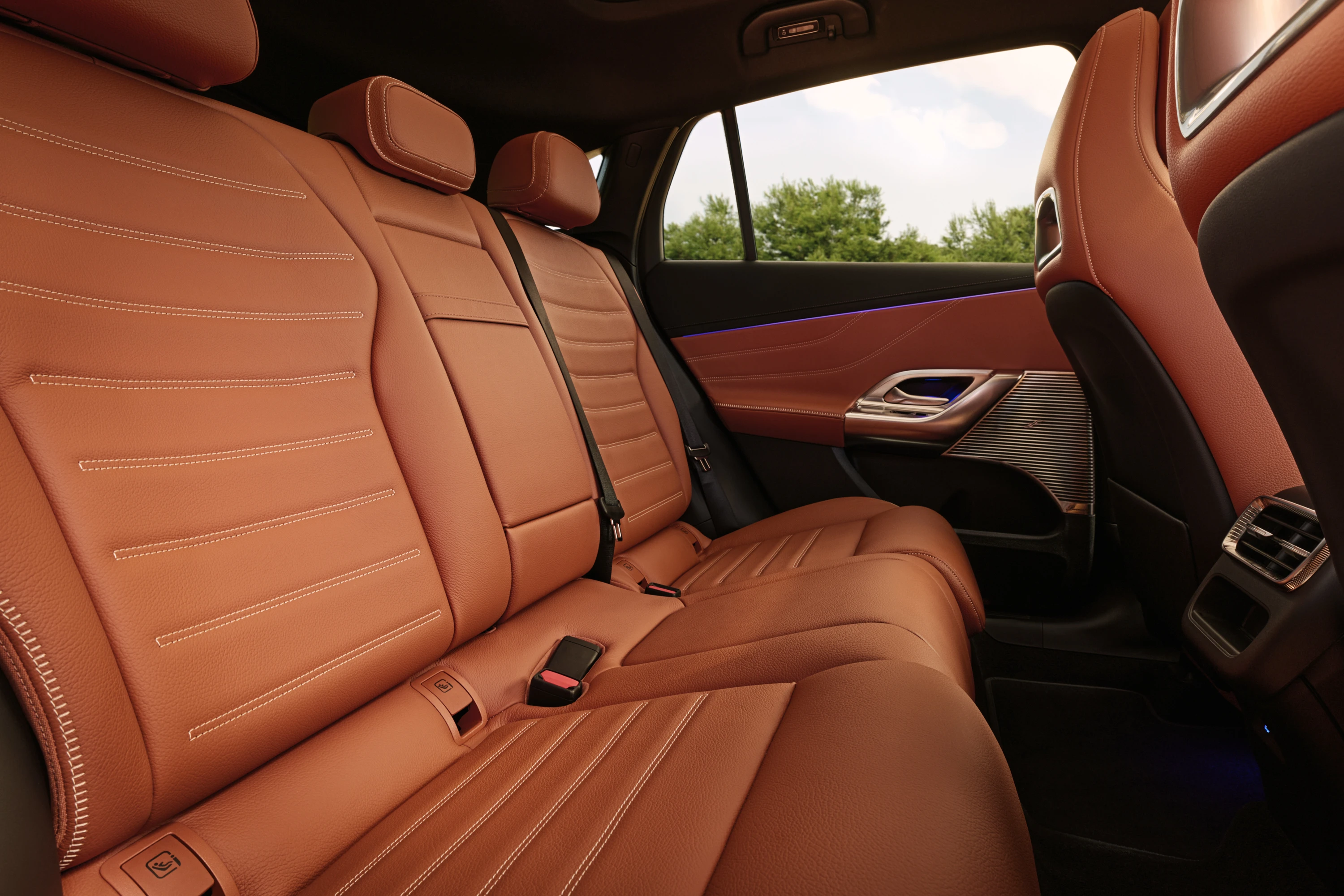 Mercedes GLC 300 4Matic secondrowseats view