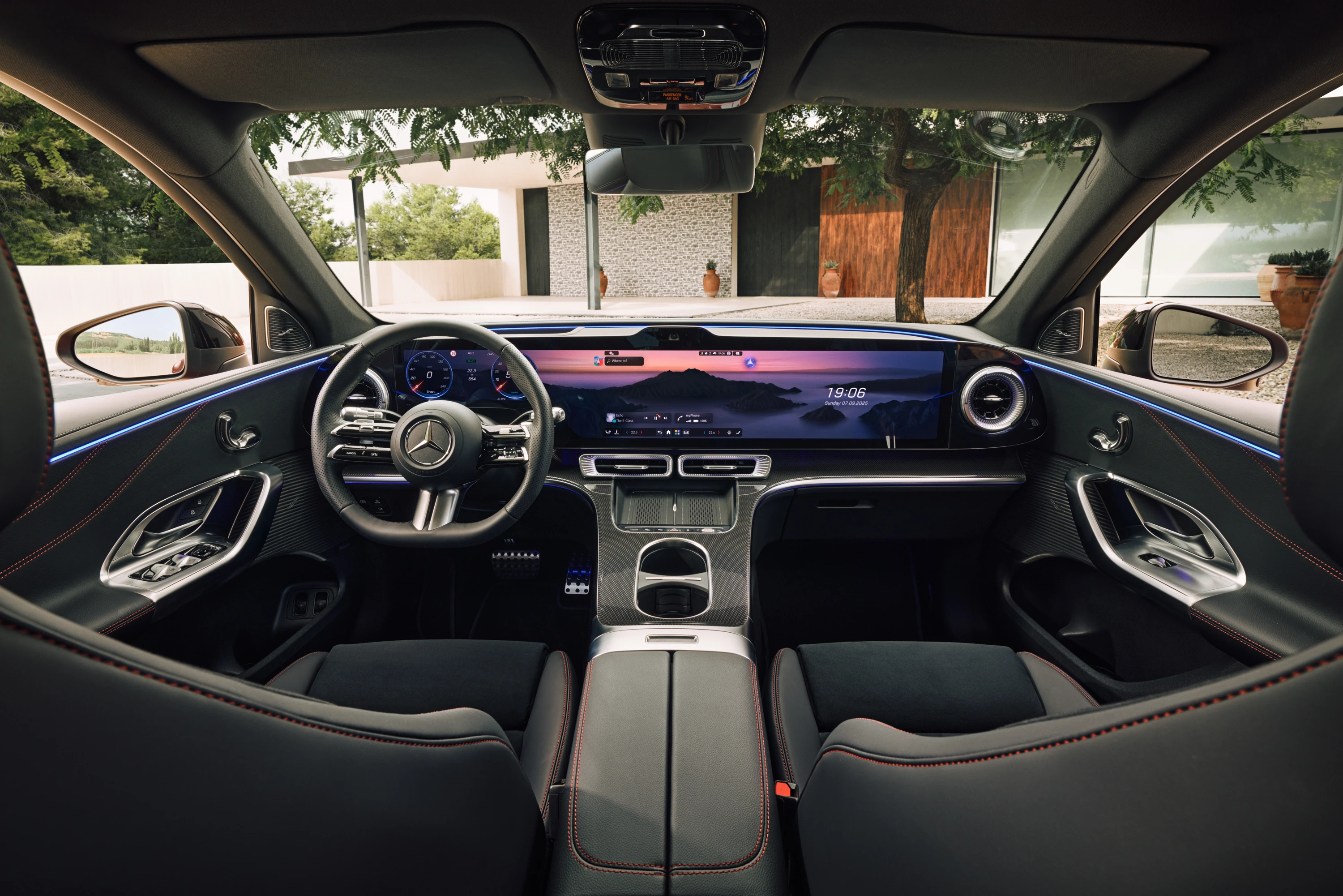 Mercedes GLC 300 4Matic interior view